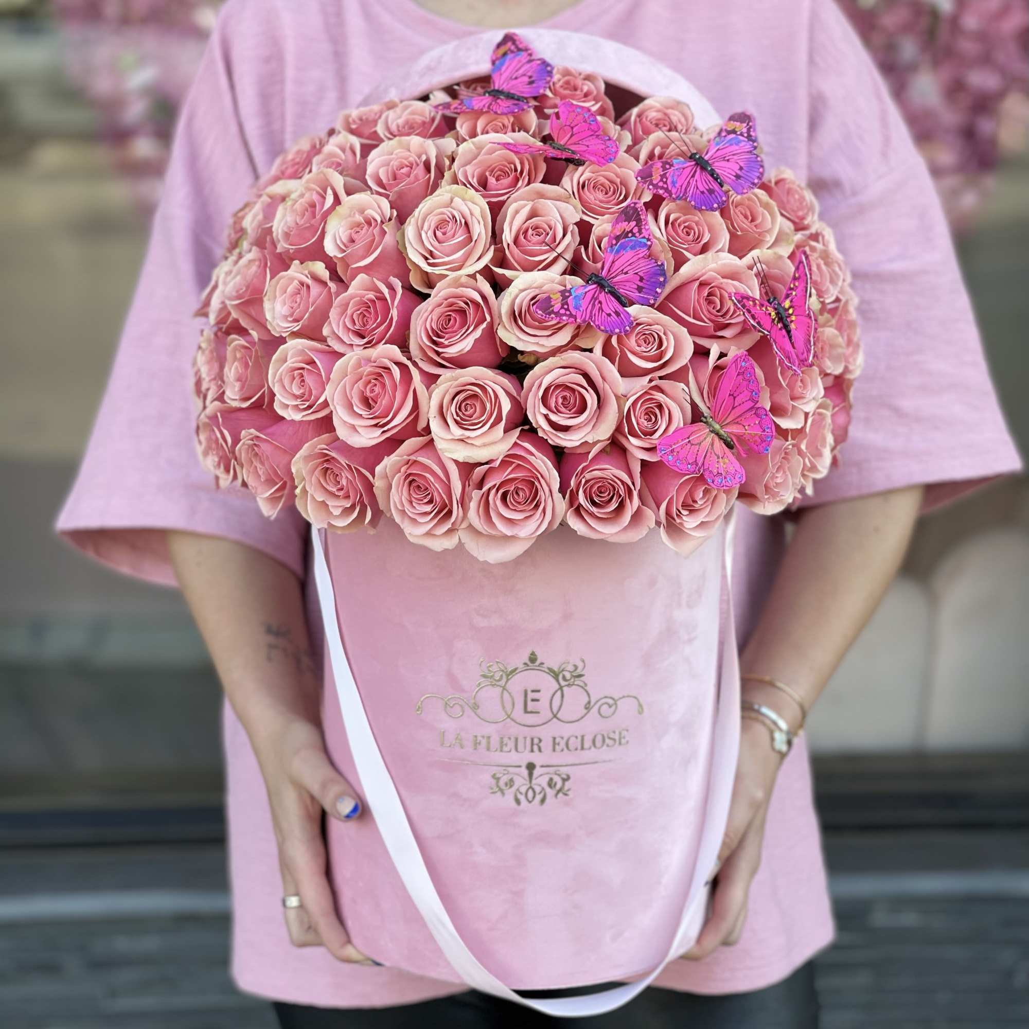 FRESH CUT ROSES
Standard 50 roses with butterflies in our signature velvet box.