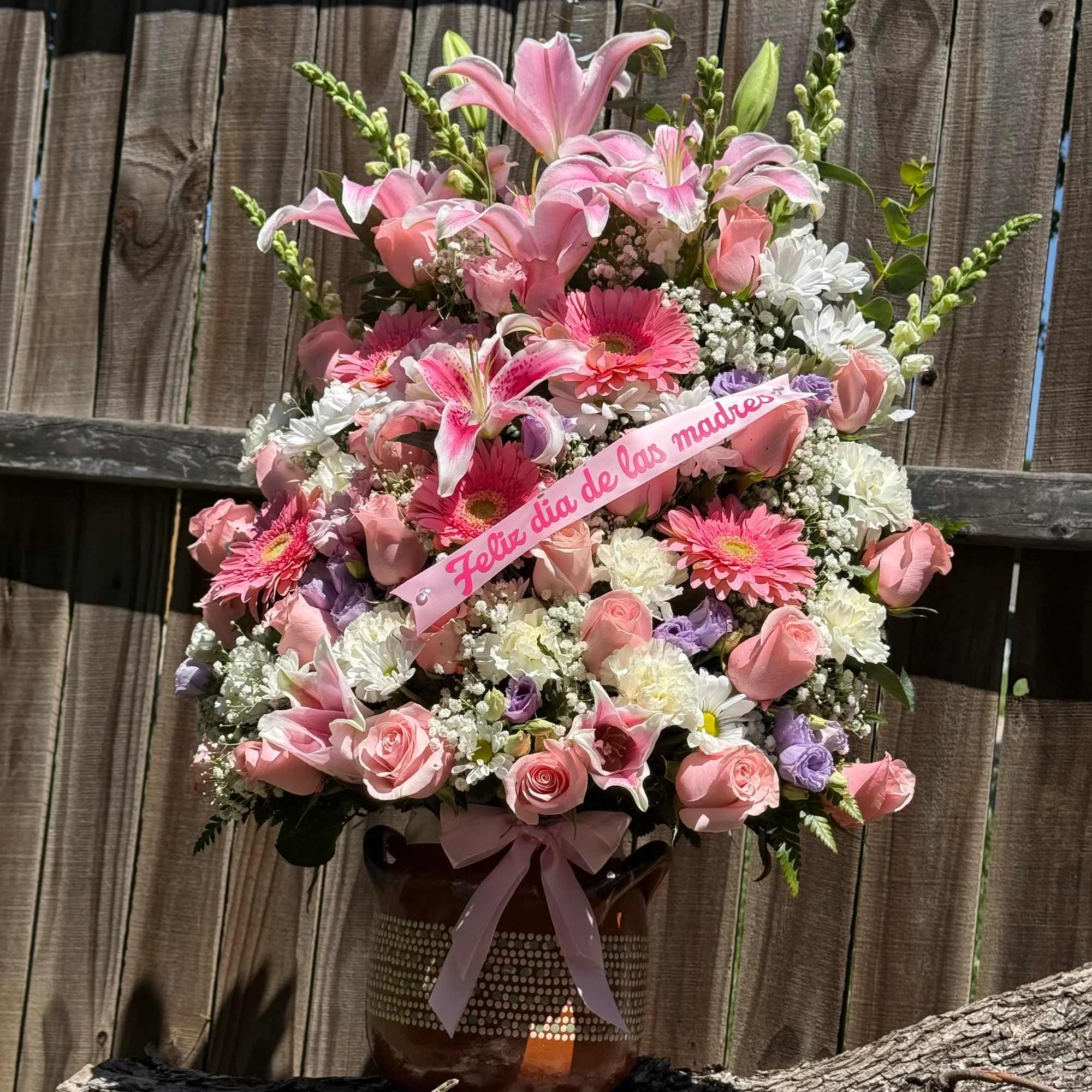 Sorprende con este hermoso arreglo floral dise&ntilde;ado para transmitir amor, ternura y