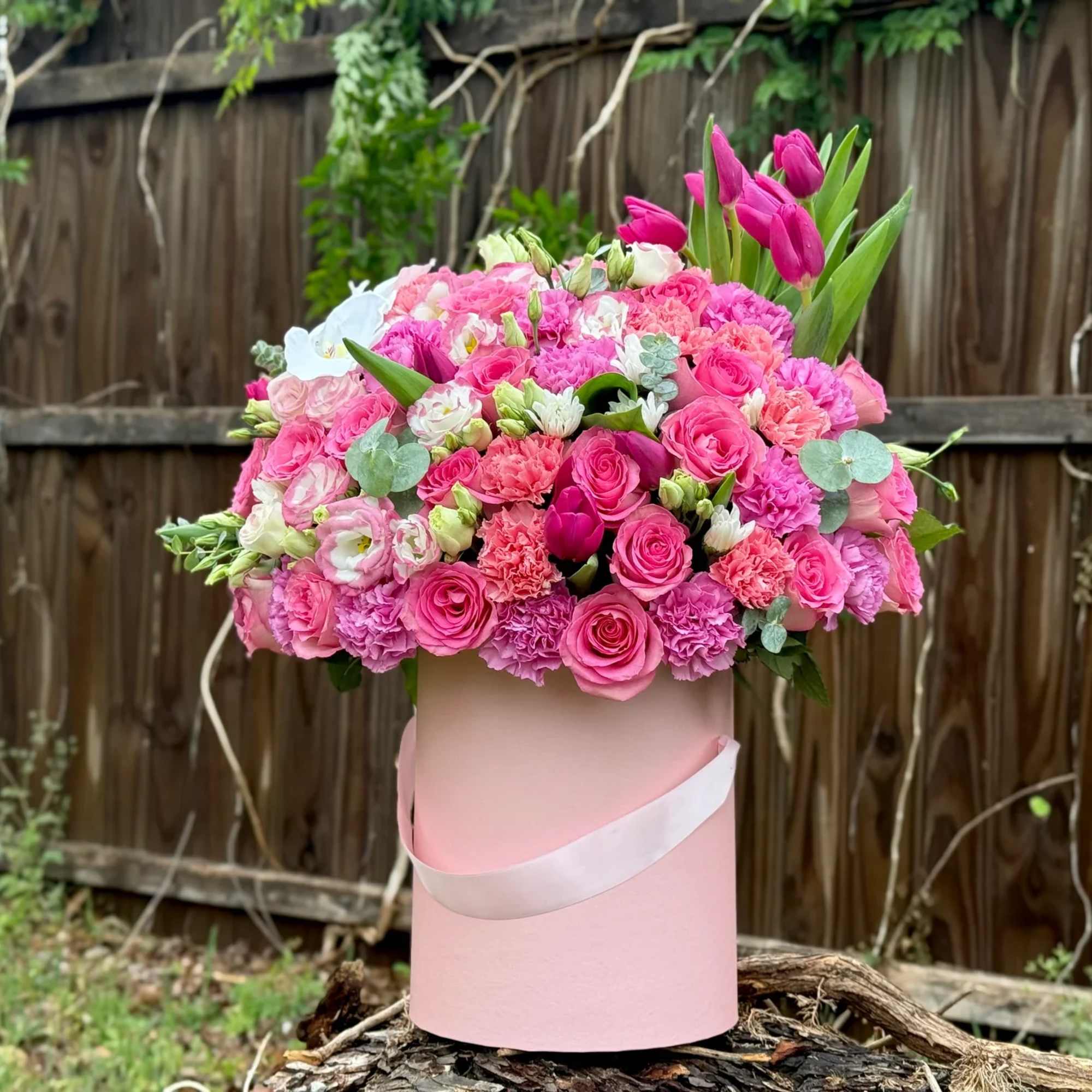 Un dise&ntilde;o delicado y sofisticado que combina hermosas rosas en tonos rosados