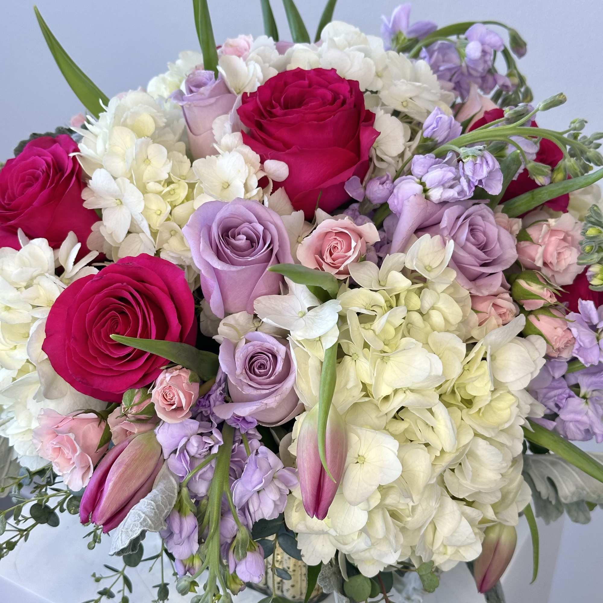 Discover the refreshing elegance of our Ocean Breeze floral arrangement, a stunning