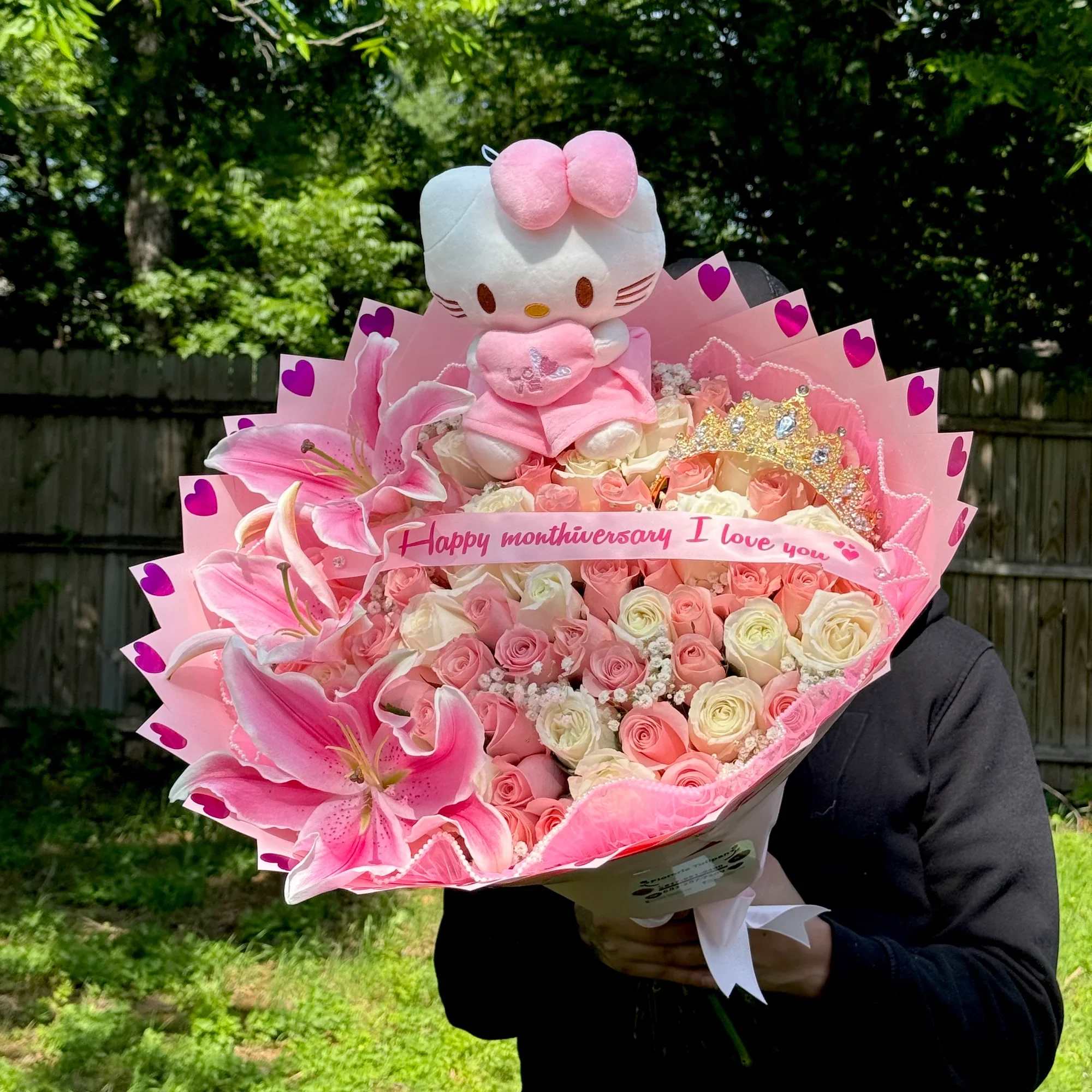 Un hermoso bouquet en tonos rosas dise&ntilde;ado para enamorar 
Este arreglo combina