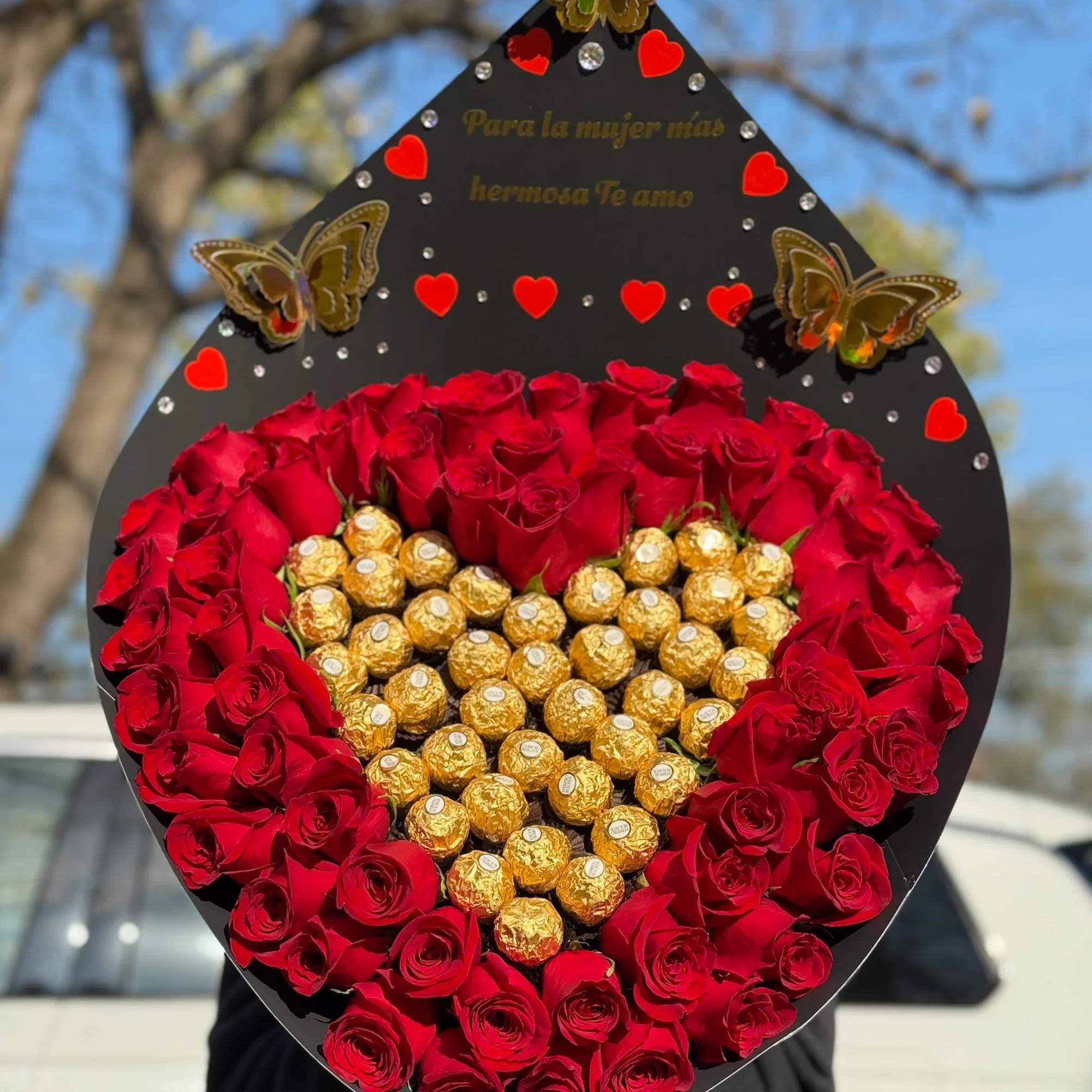 ️ Ramo Coraz&oacute;n de Rosas con Chocolates &ndash; Edici&oacute;n Rom&aacute;ntica 

Declara tu