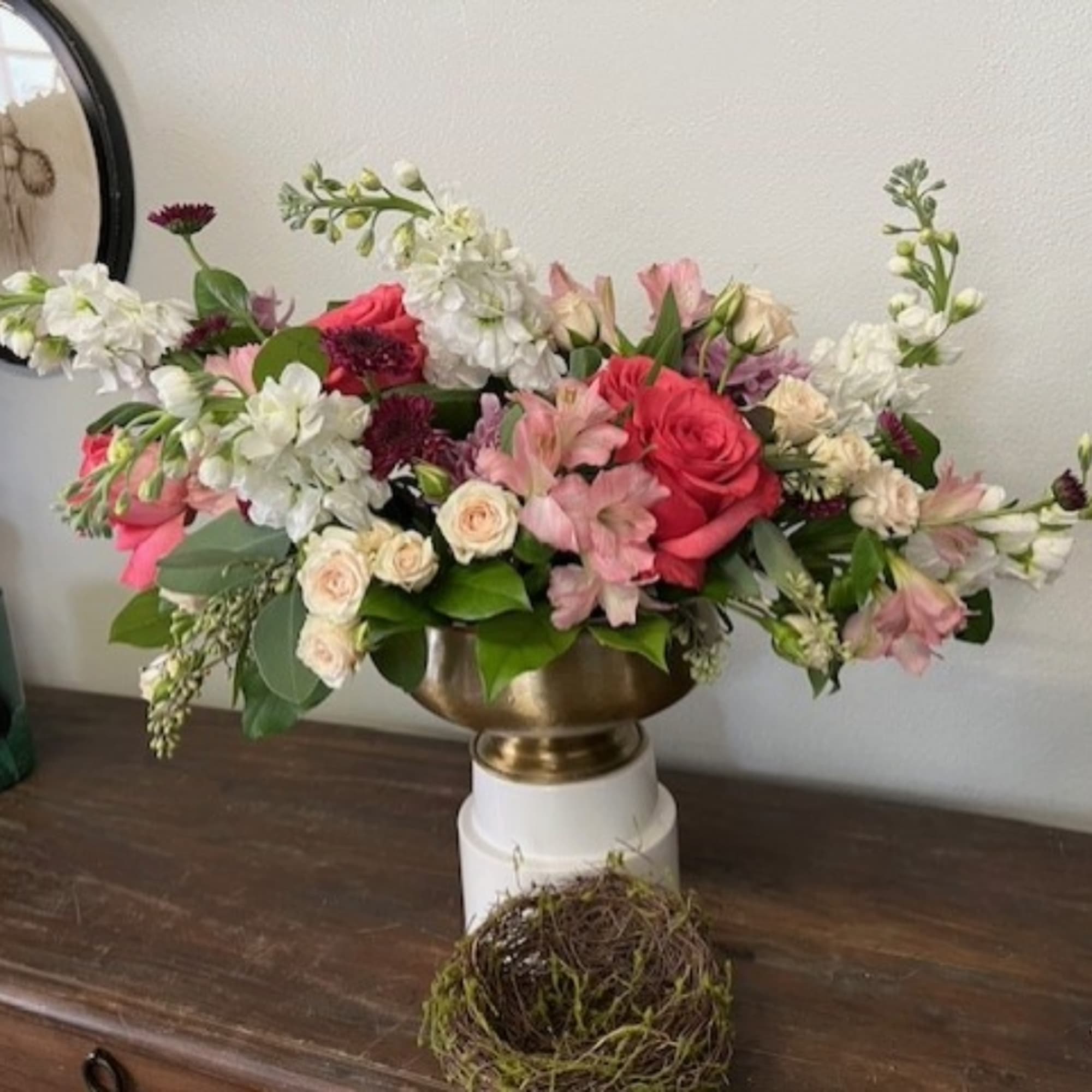 A Unique Bouquet for Every Occasion
Our "Designer's Mix" is an ever-changing floral