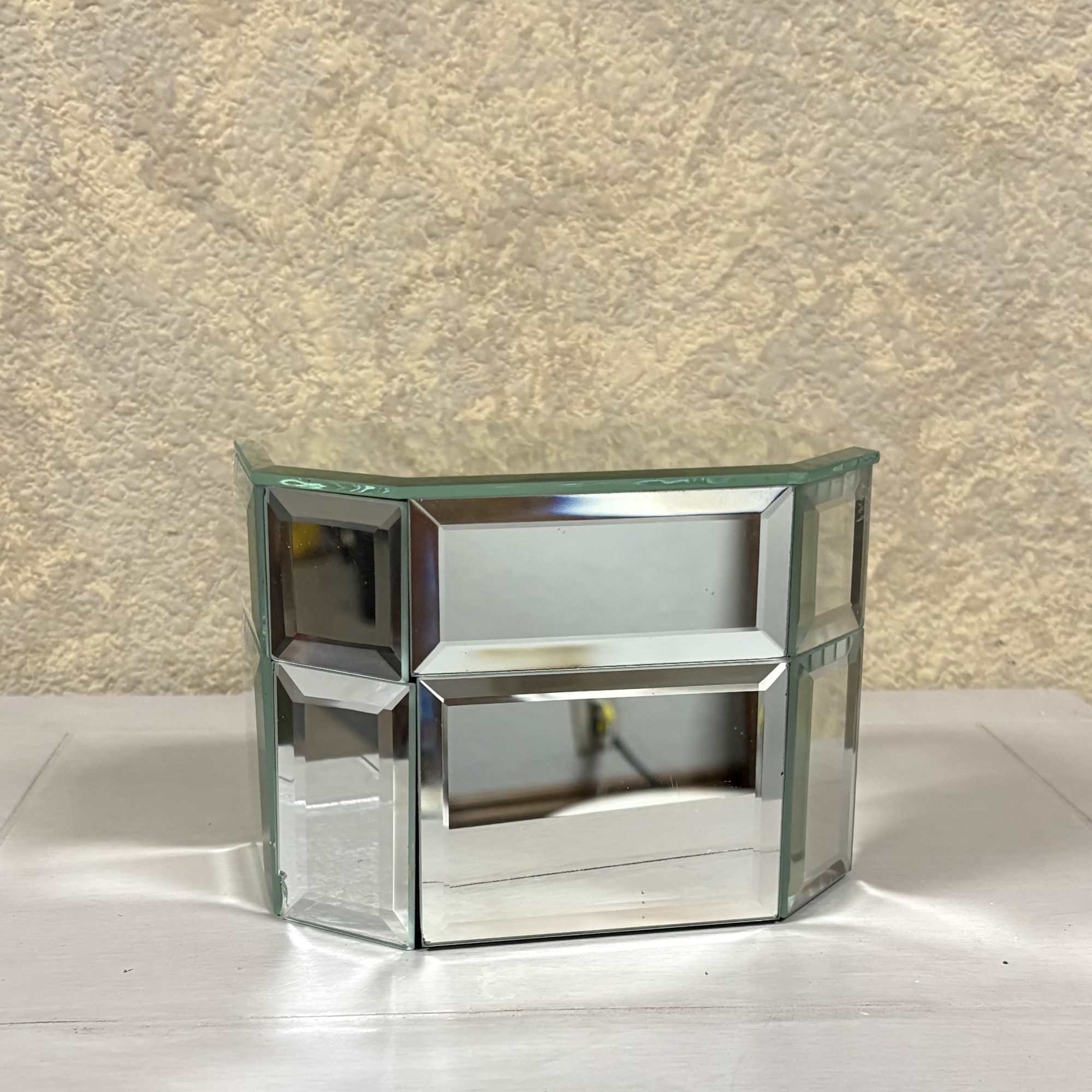 Elevate your vanity or gifting experience with our luxurious Princess House Glass