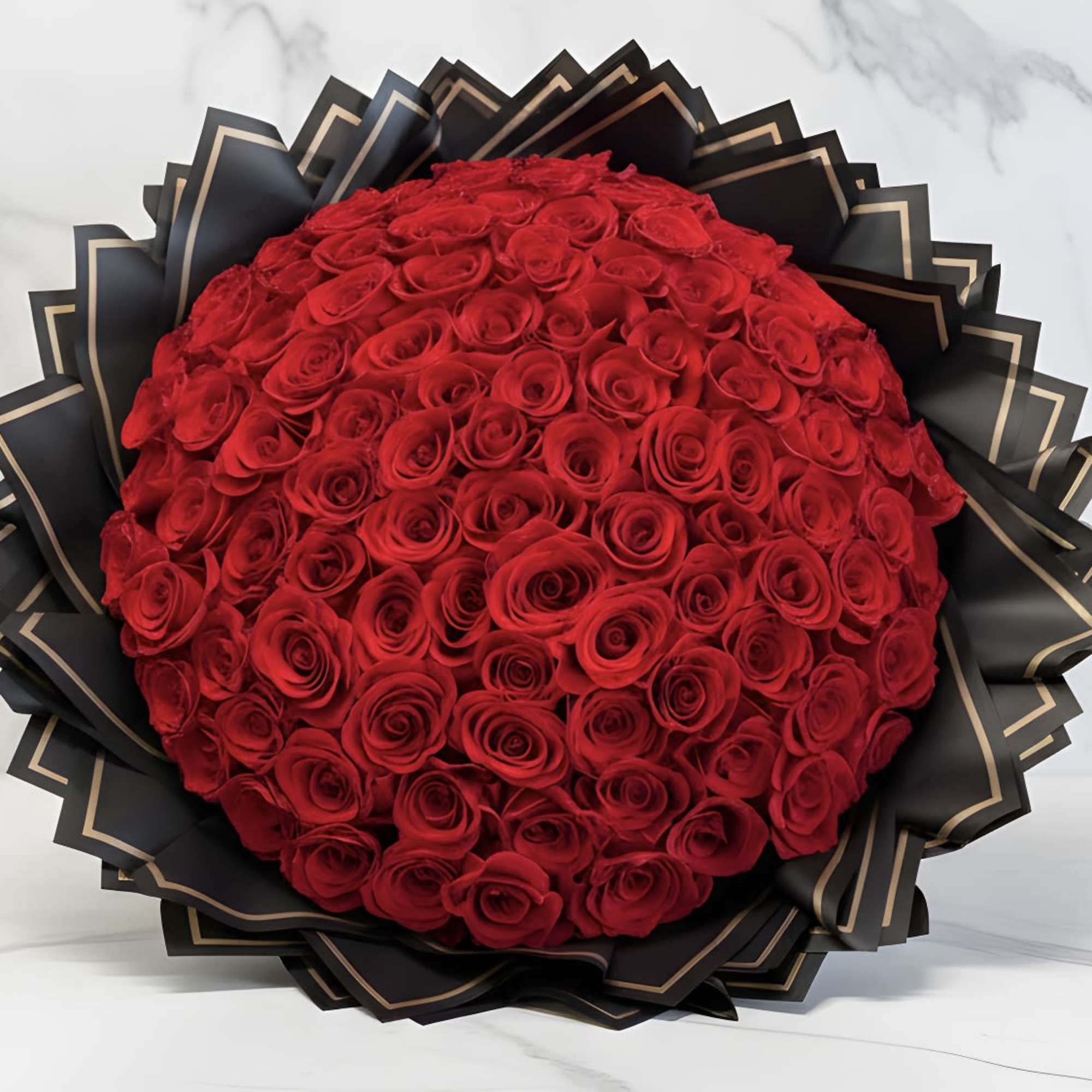 STANDARD 100 ROSES
DELUXE 150 ROSES
PREMIUM 200 ROSES
Red rose bouquet is a captivating