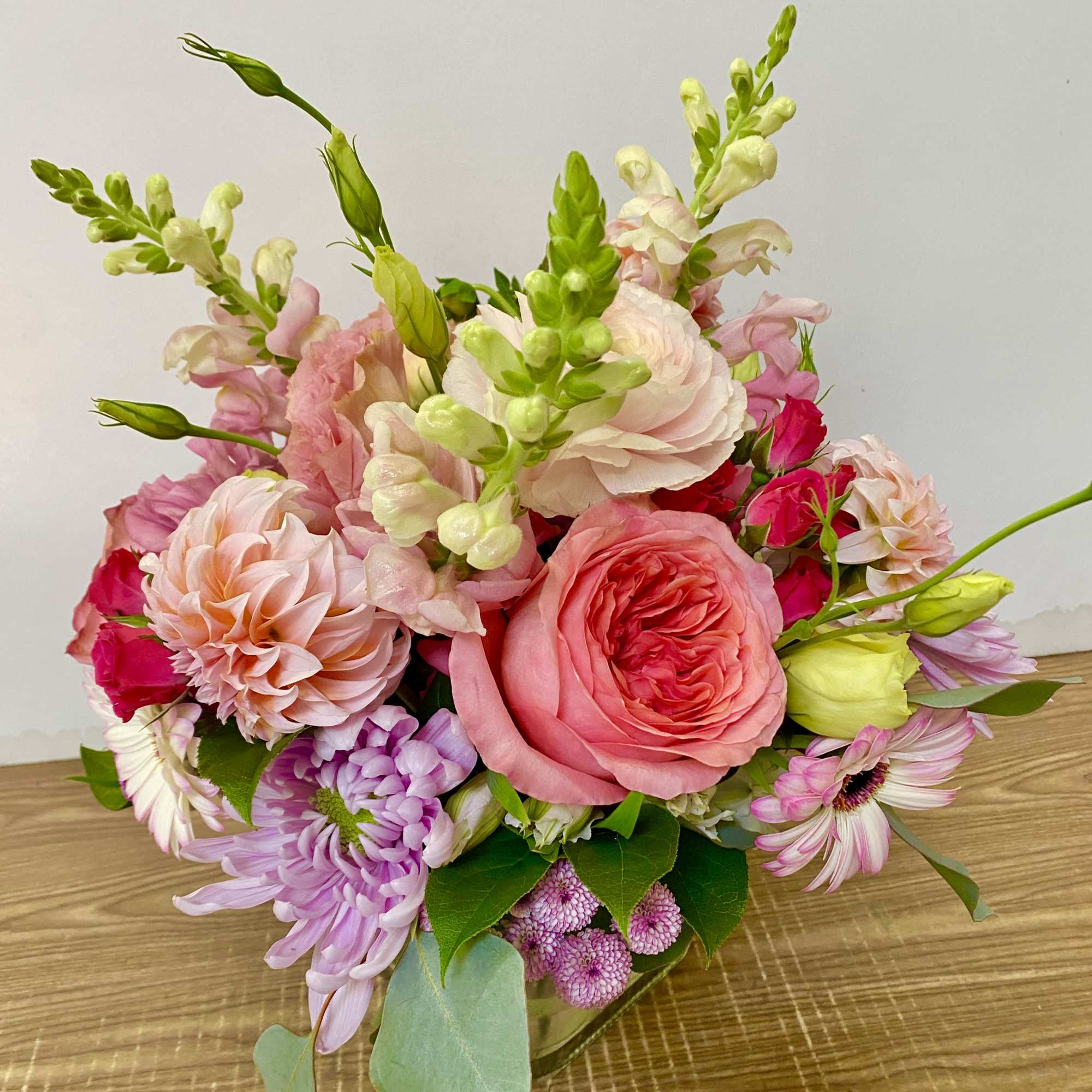 Bring the beauty of the season indoors with this vibrant mix of