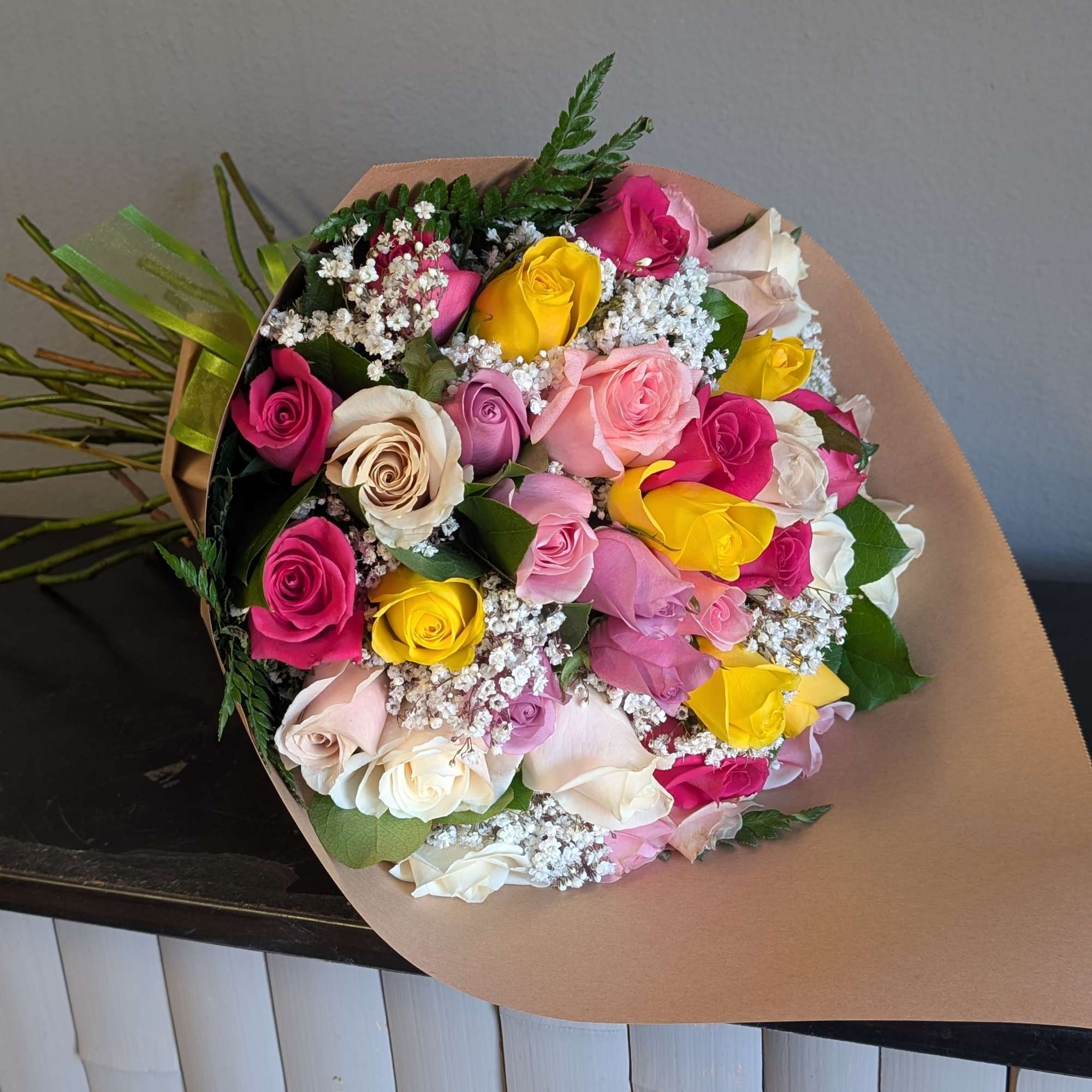 FOR IN STORE PICKUP ONLY 
Local, short stem roses (40cm) Life expectancy