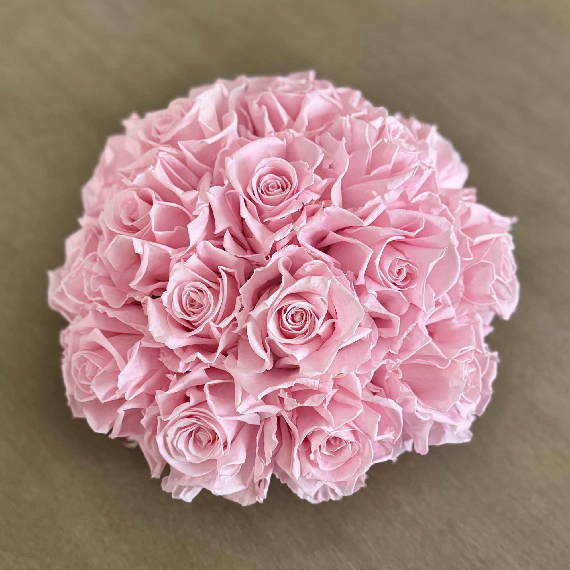 Round bouquet of pink roses