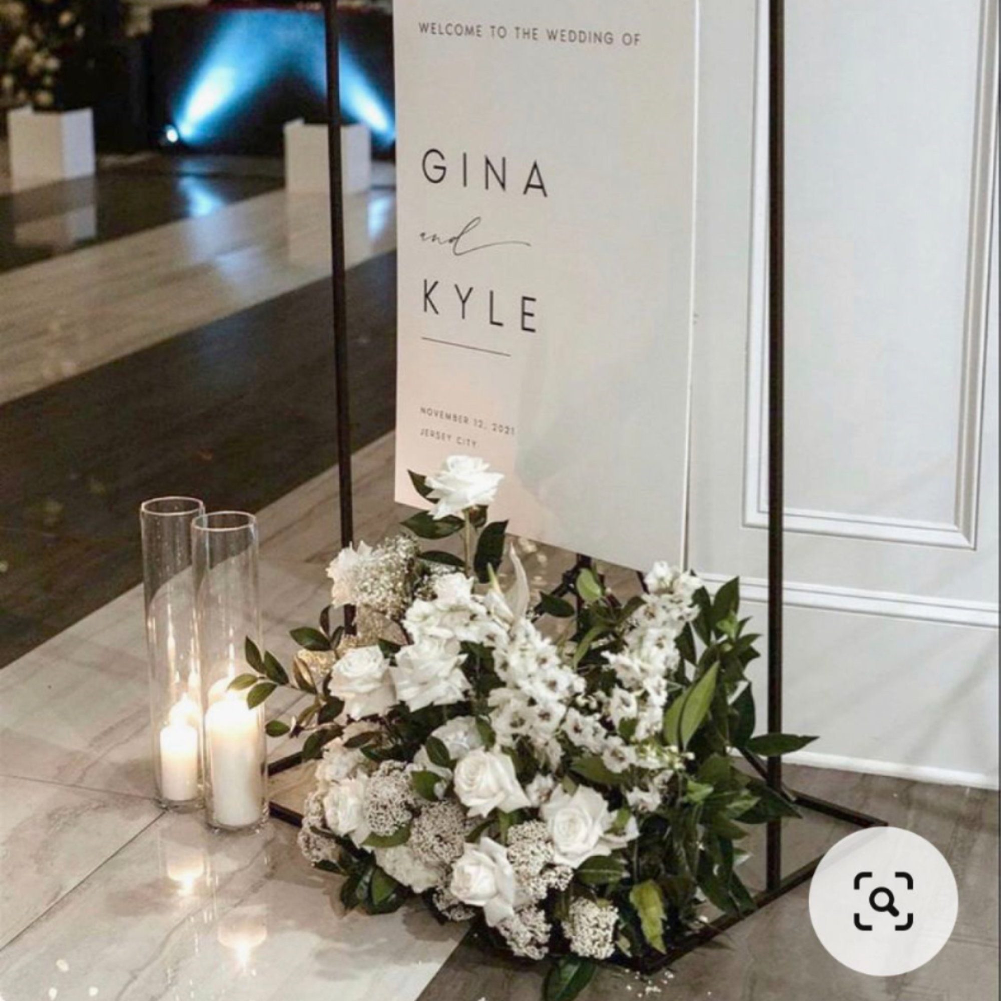 
The Classic
An elegant, beautifully balanced accent piece typically styled on the top