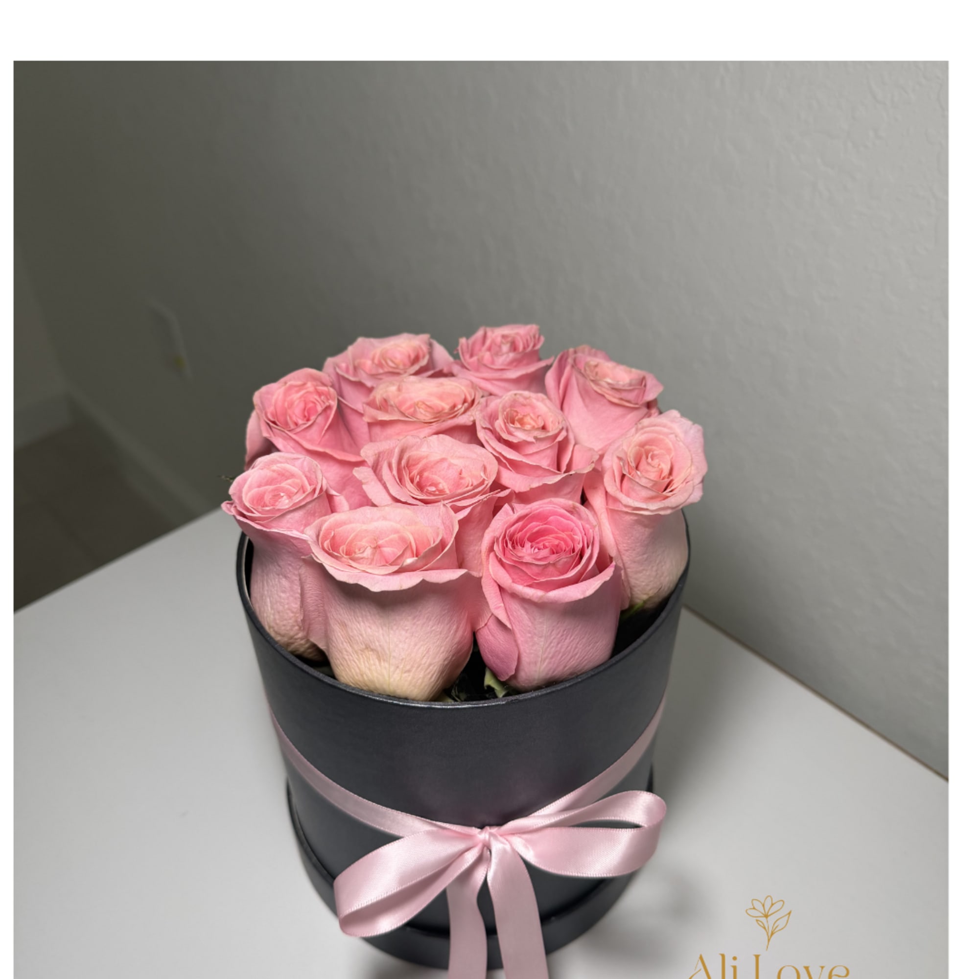 fresh roses carefully arranged in a stylish box, perfect for gifting and, photo 3 of 3