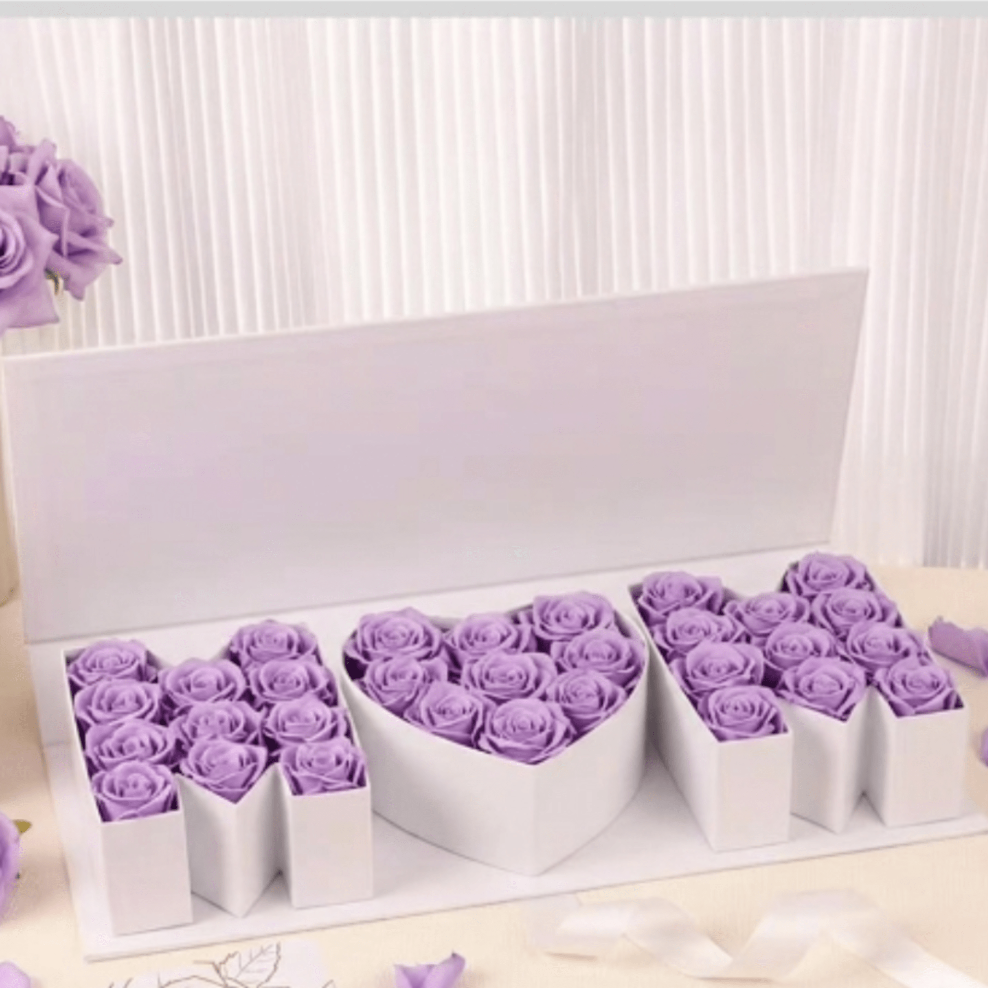 Mom's Infinite Grace is a luxury roses gift set designed to make