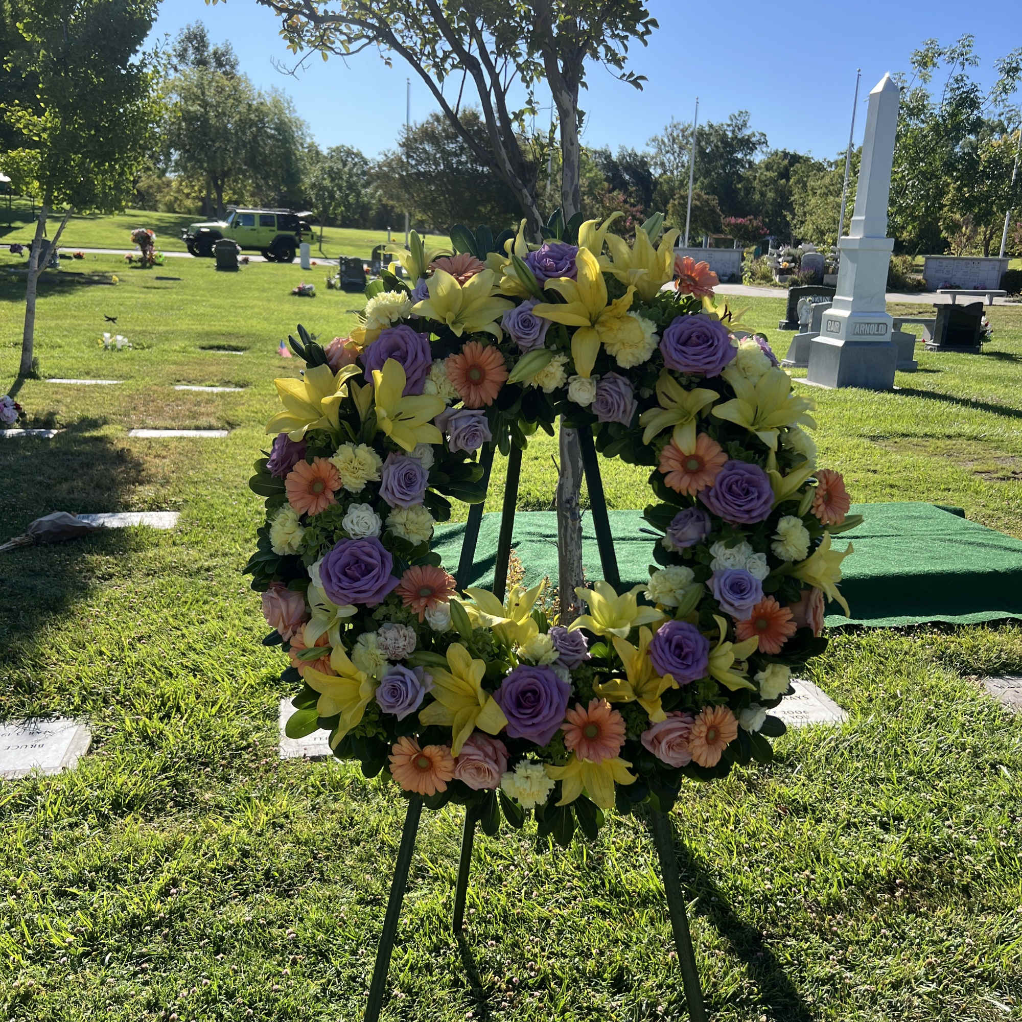 Fresh flowers wreath , photo 2 of 2