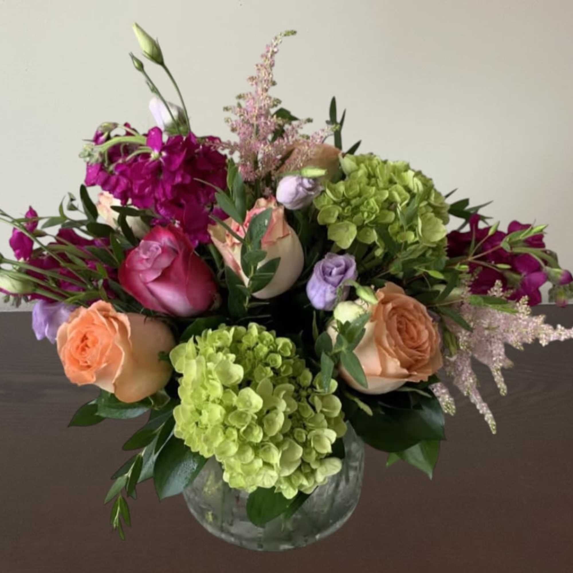 The majesty of its blooms makes Bailey one of our finest designs.

All