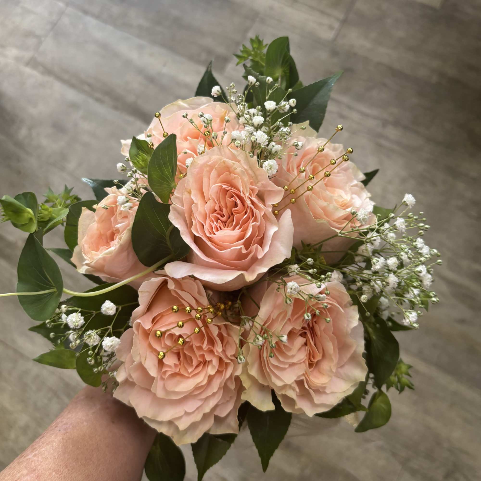 Make prom night unforgettable with our elegant 1/2 Dozen Rose Prom Bouquet