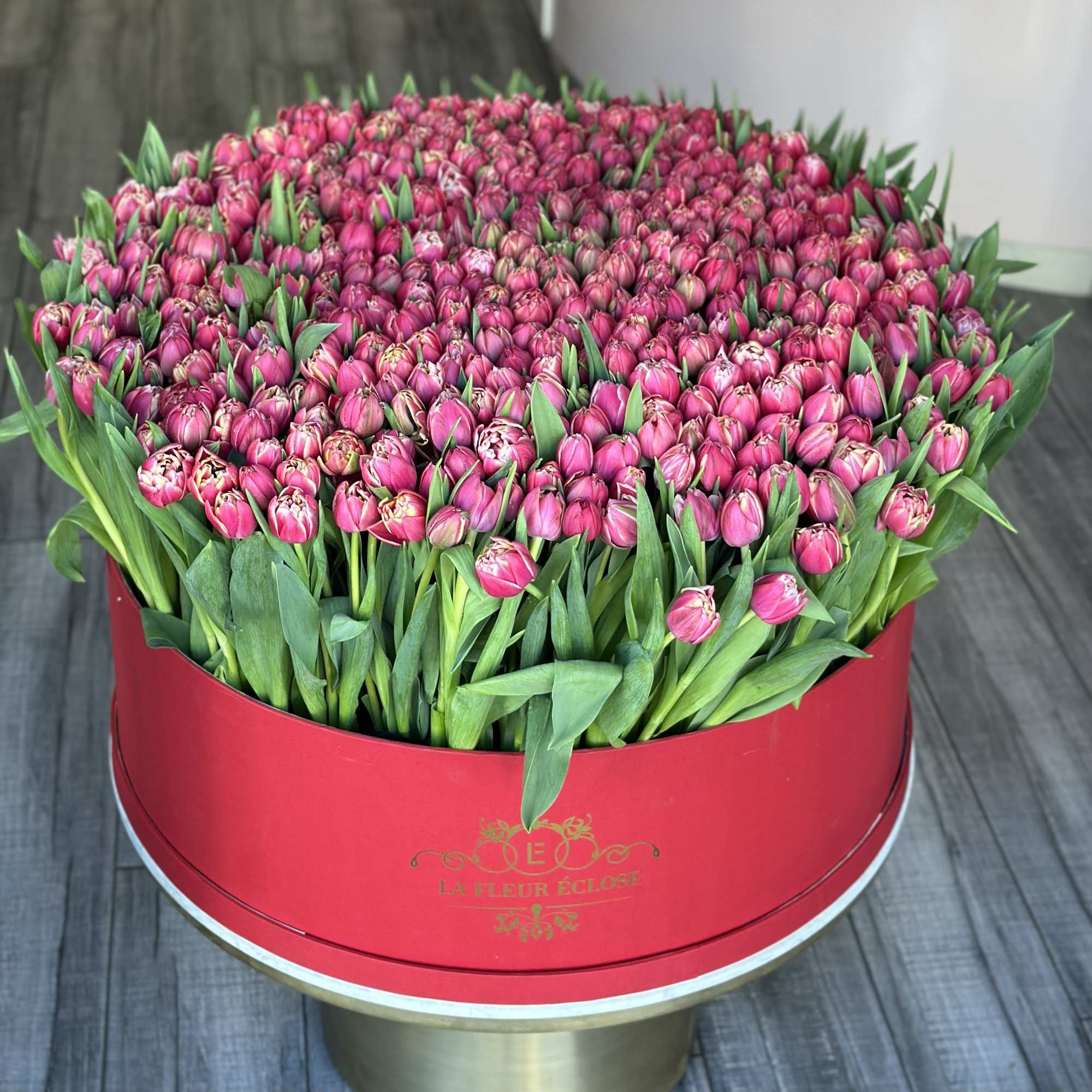 500-550 tulips in a signature box. 