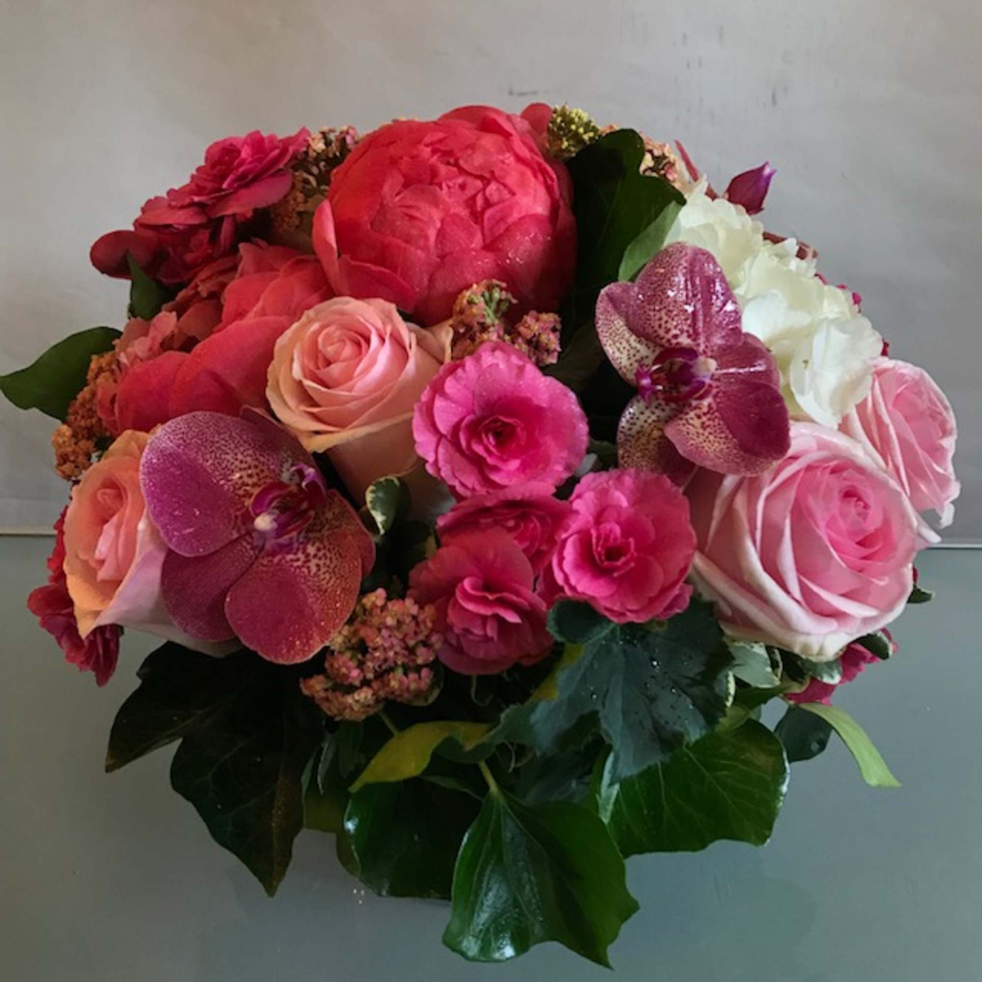 Scaled on the large size, this floral arrangement makes a big statement