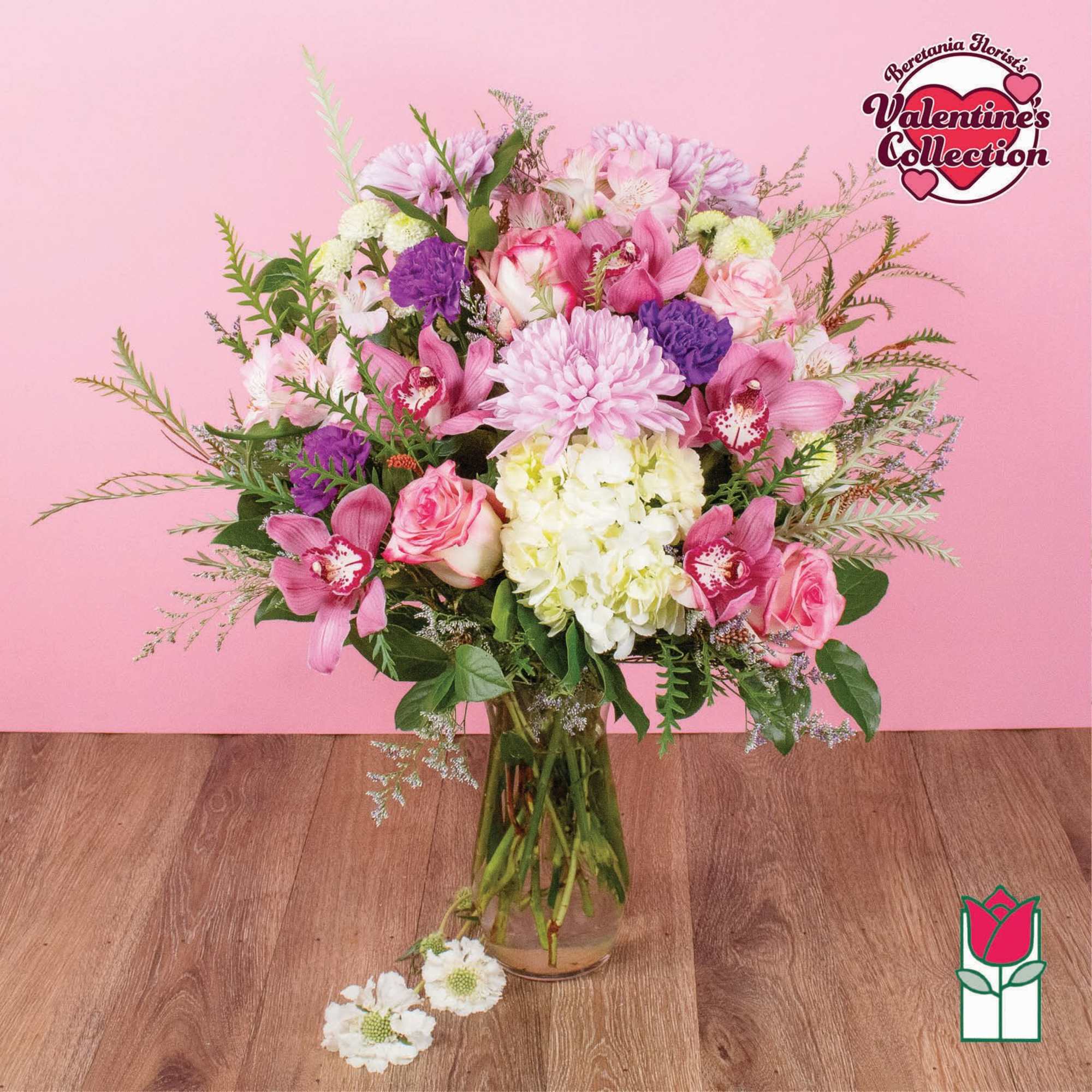 Pink and white mixed bouquet in a glass vase
