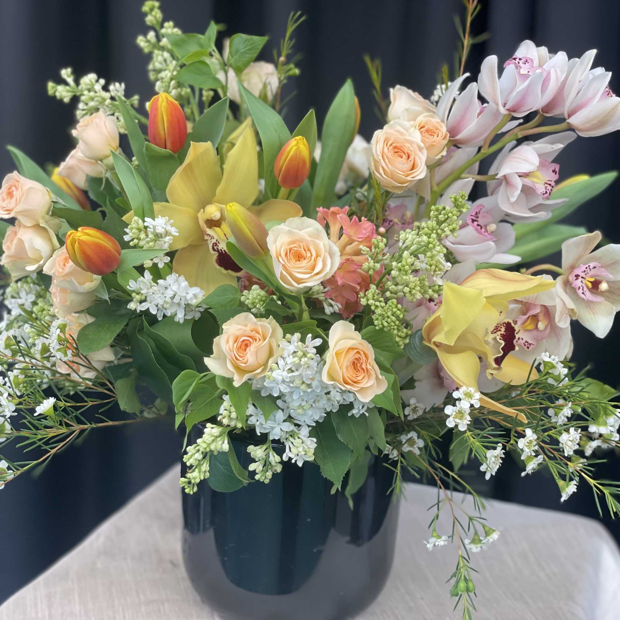 Garden Breeze is a soft, sunlit arrangement that captures the gentle beauty