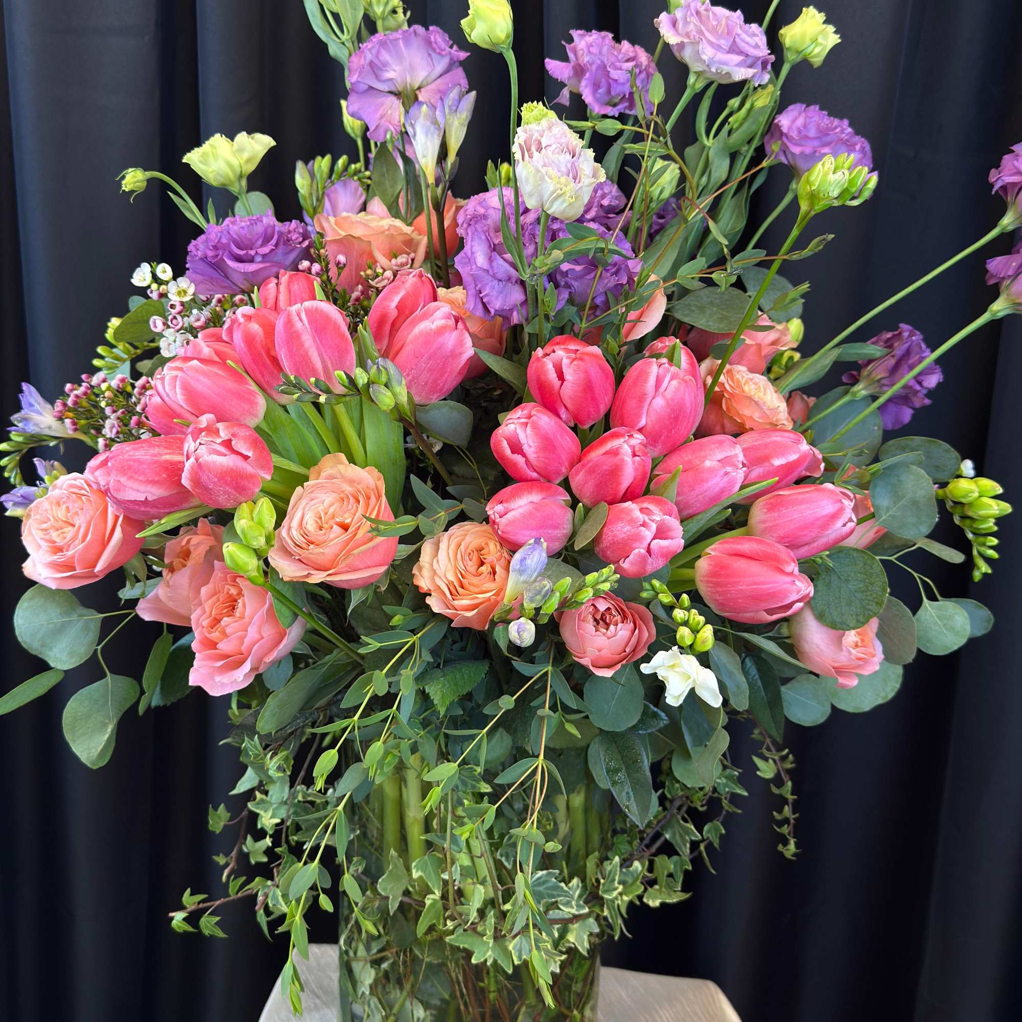 Jardin de Couleur is a vibrant, luxurious arrangement that celebrates the joy