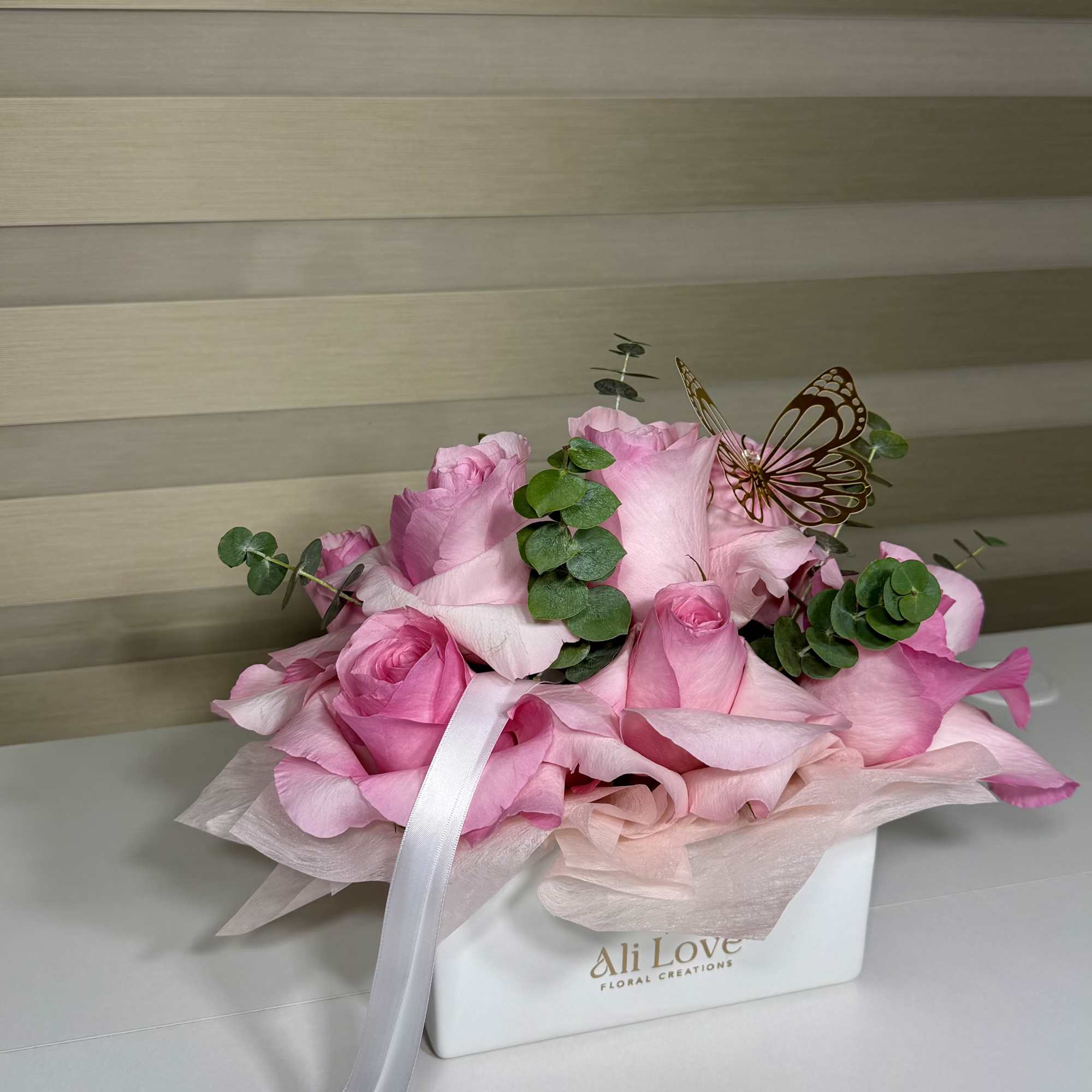 Luxury blush pink rose flower box handcrafted with premium fresh roses and, photo 2 of 3