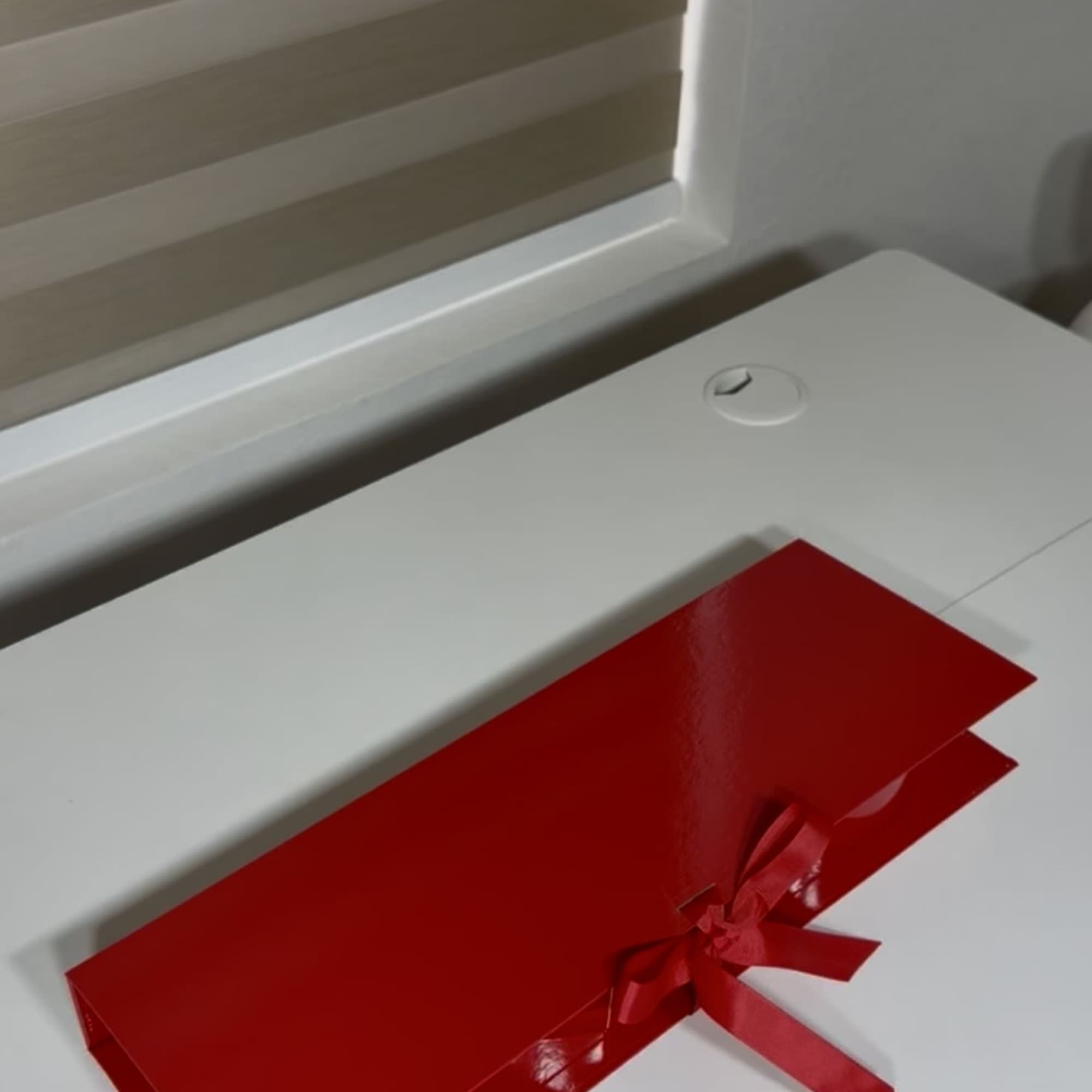 Luxury Ferrero Rocher gift box designed in an elegant I Love You, photo 2 of 2
