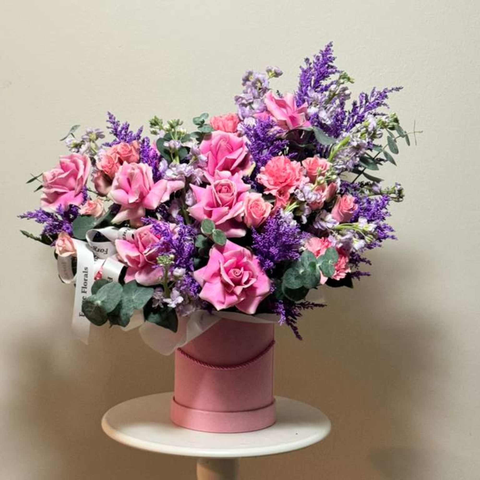 Colored solidago with french roses and fragrant eucaliptus!