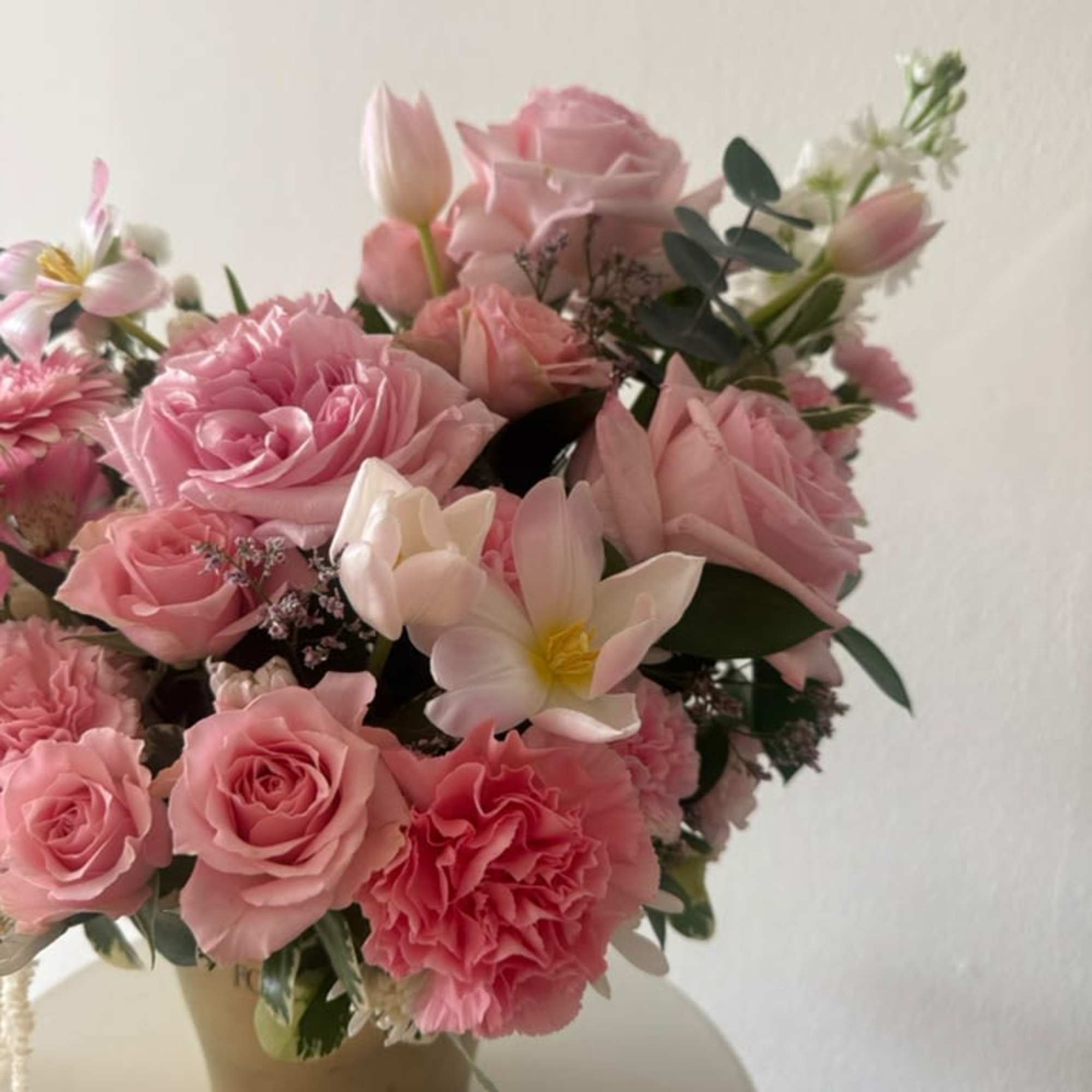 Dreamy mix of pink flowers 
