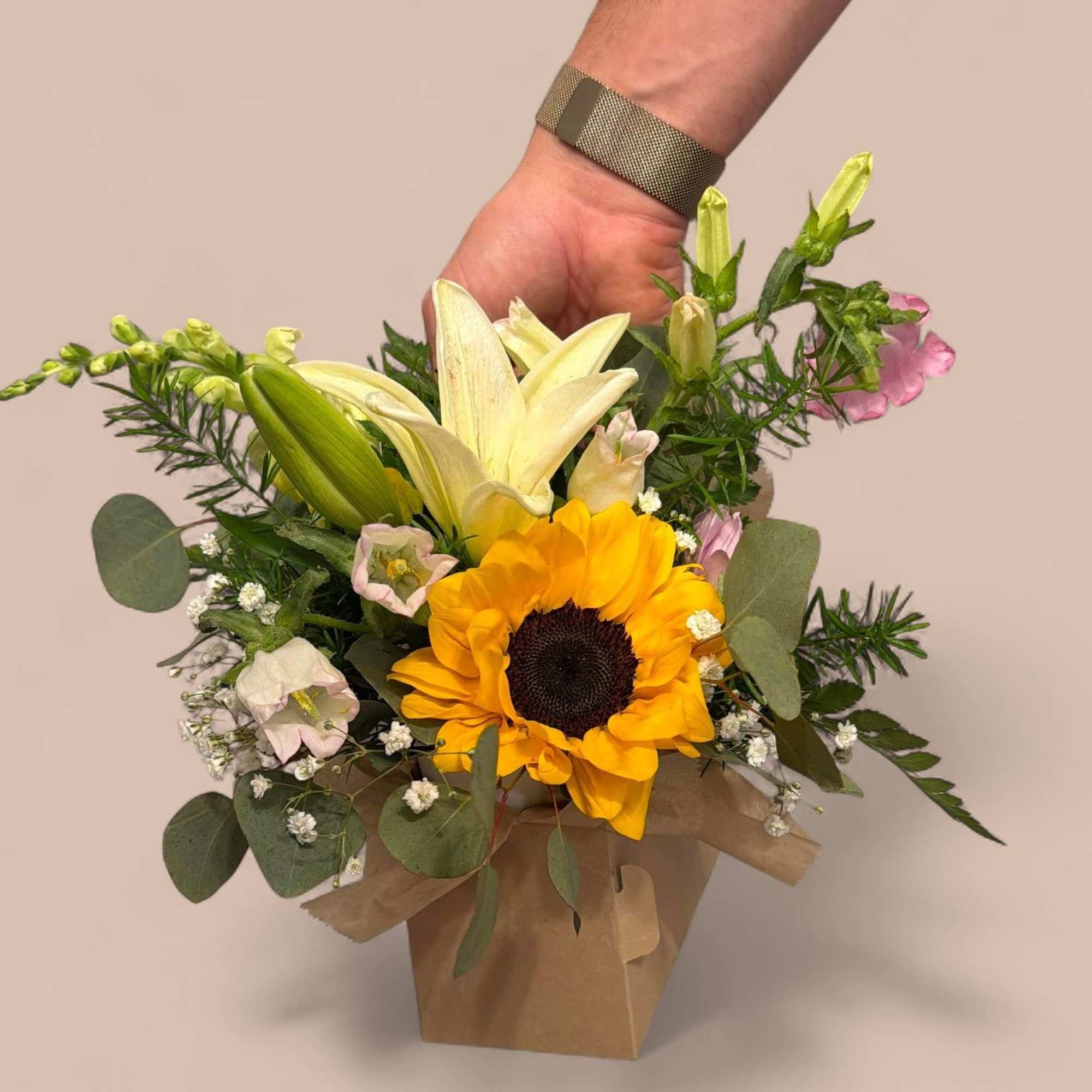 Brighten a day (or yours) with our all-in-one gift carrier. Each sturdy