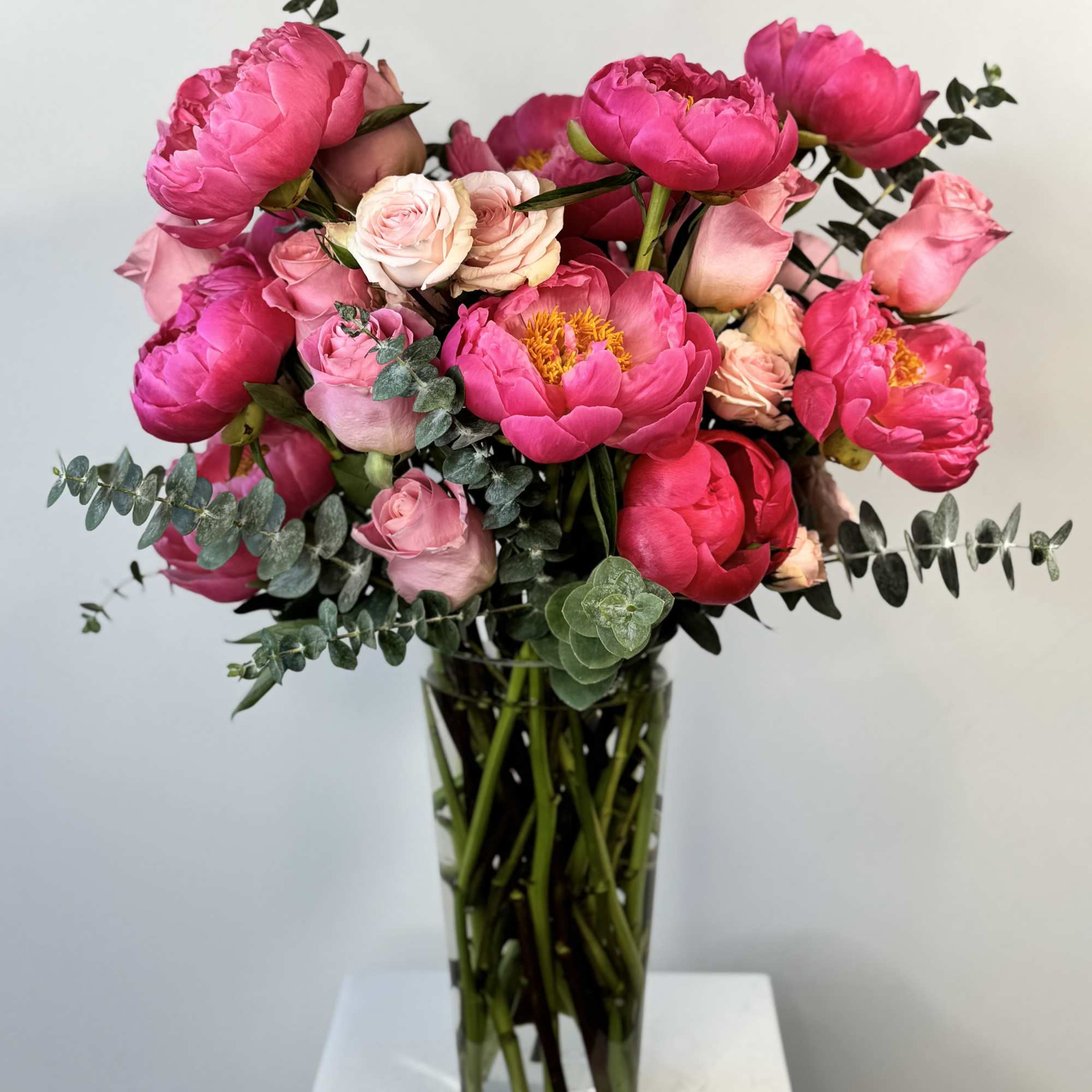 Peony &amp; Rose Harmony &ndash; Luxury Pink Flower Arrangement

Indulge in timeless beauty