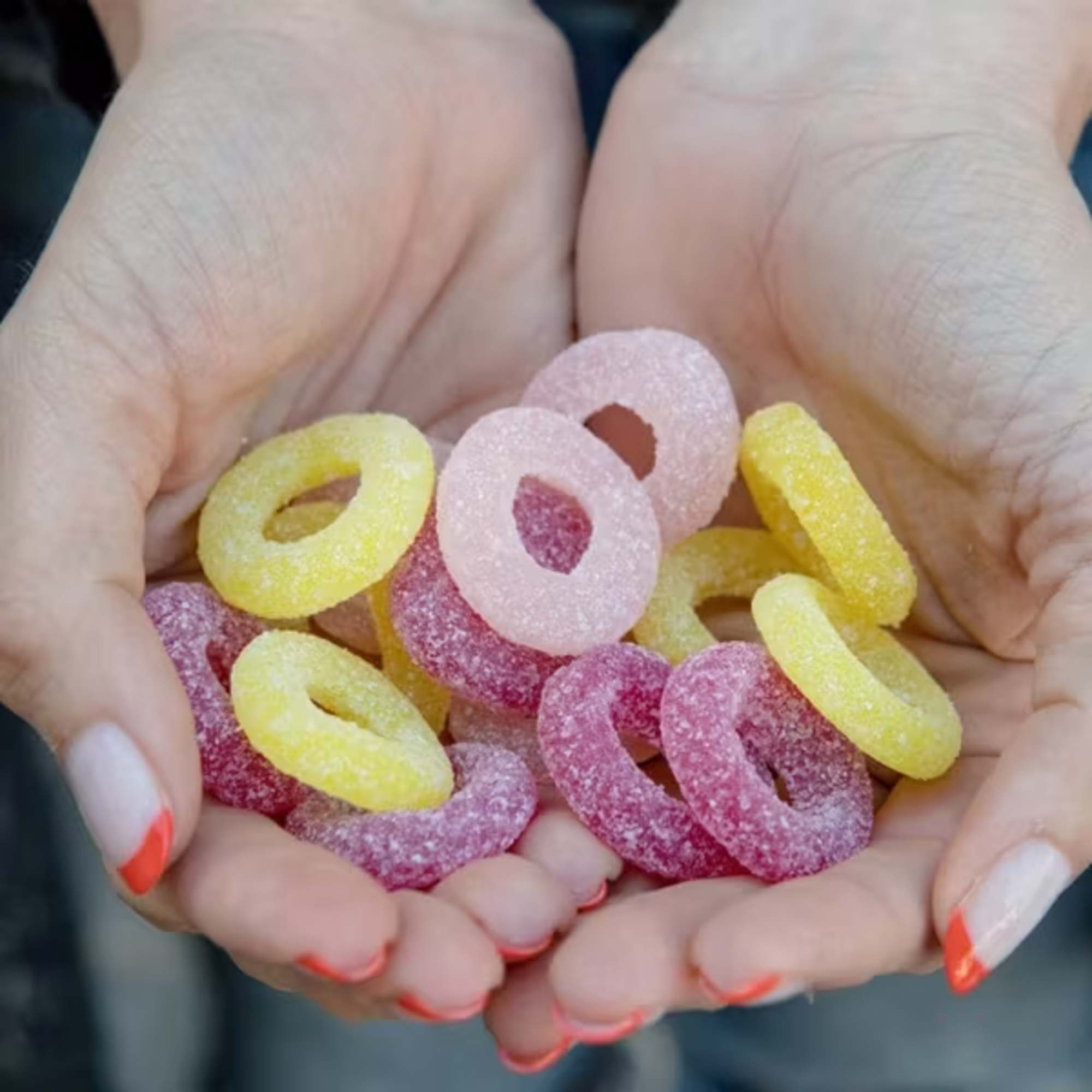 Bright, playful and sweet-this Candy Club Lemonade Rings 4.5 oz jar makes