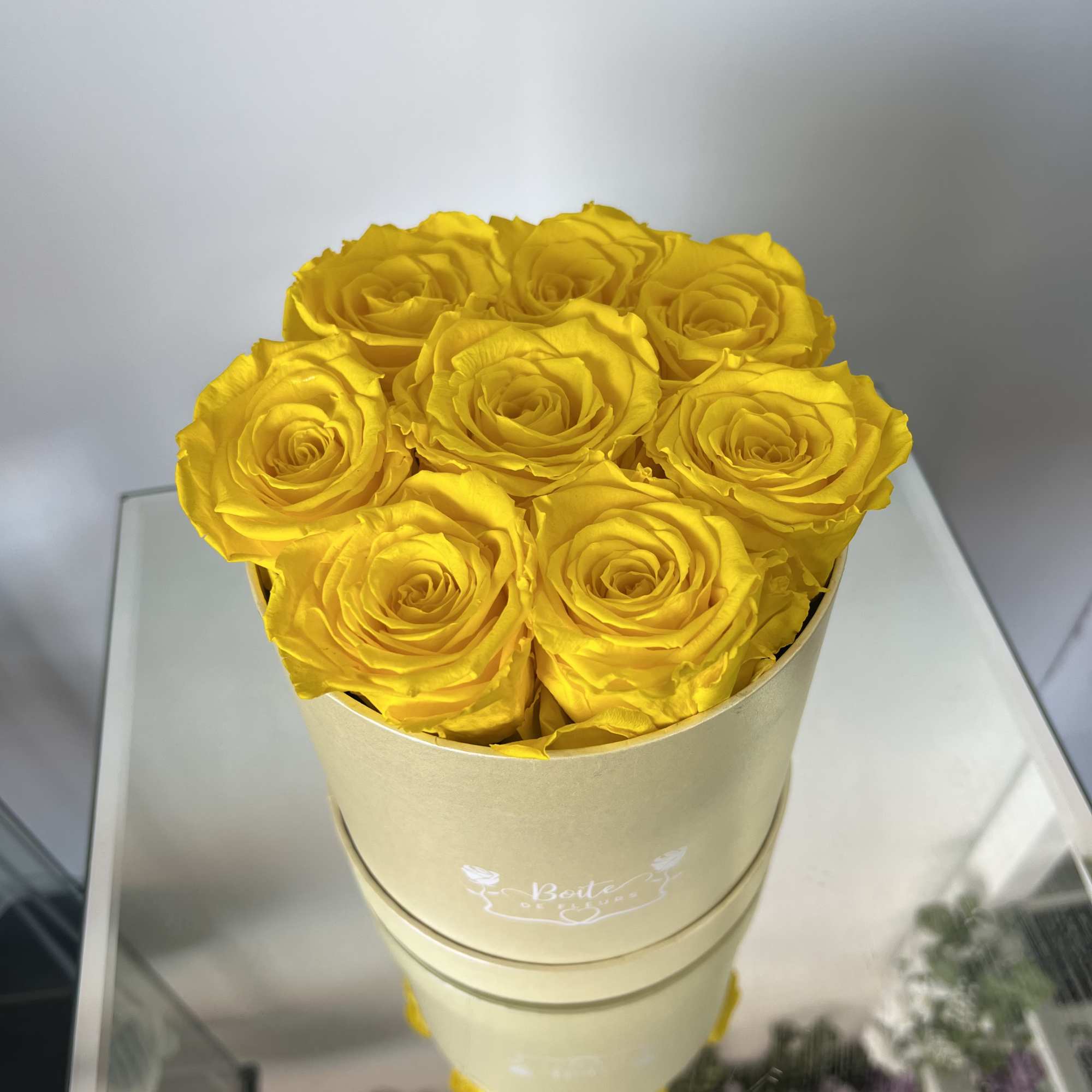 Make a bold and unforgettable statement with our Eternal Yellow Luxury Bo&icirc;te, photo 2 of 2