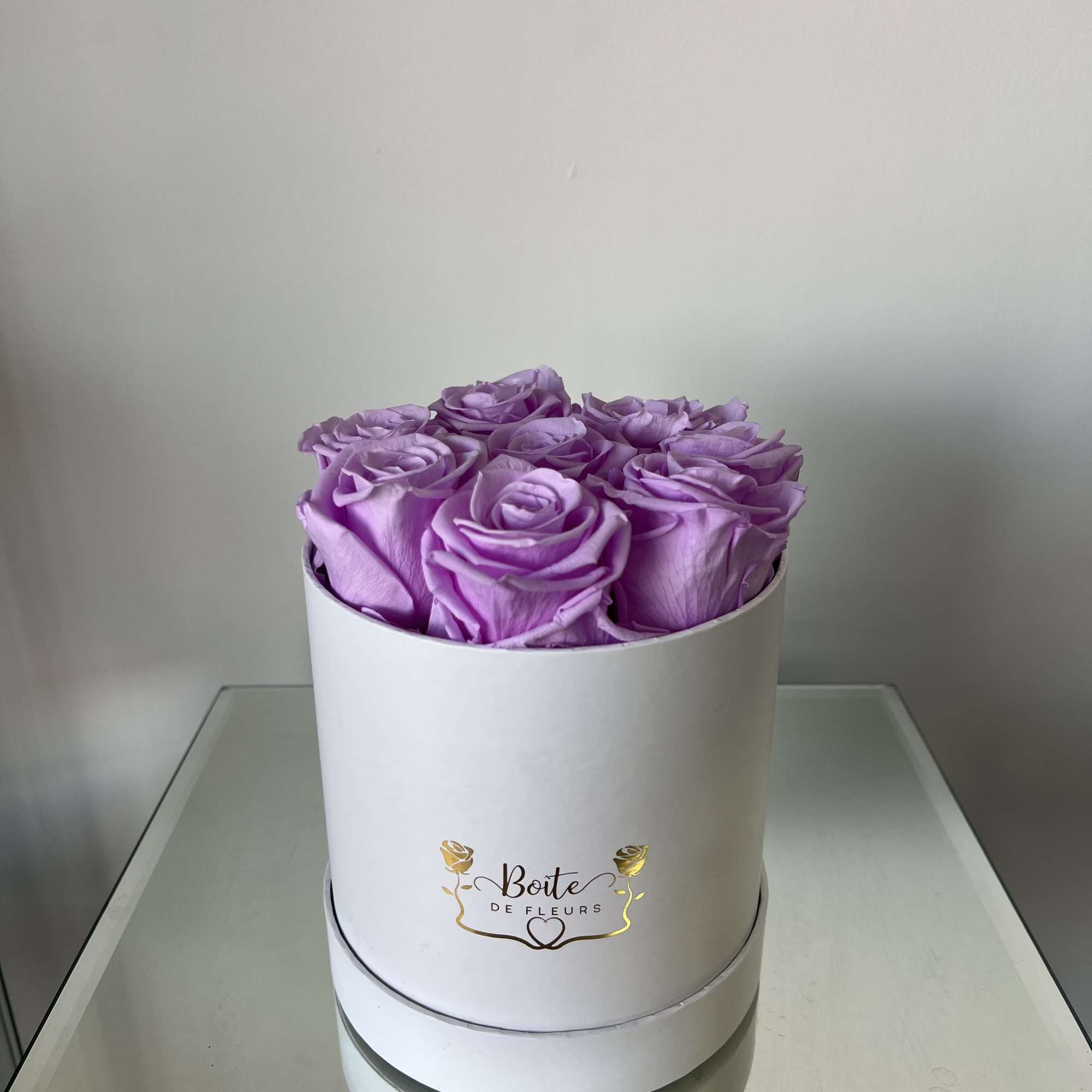Make a bold and unforgettable statement with our Eternal Lavender Luxury Bo&icirc;te