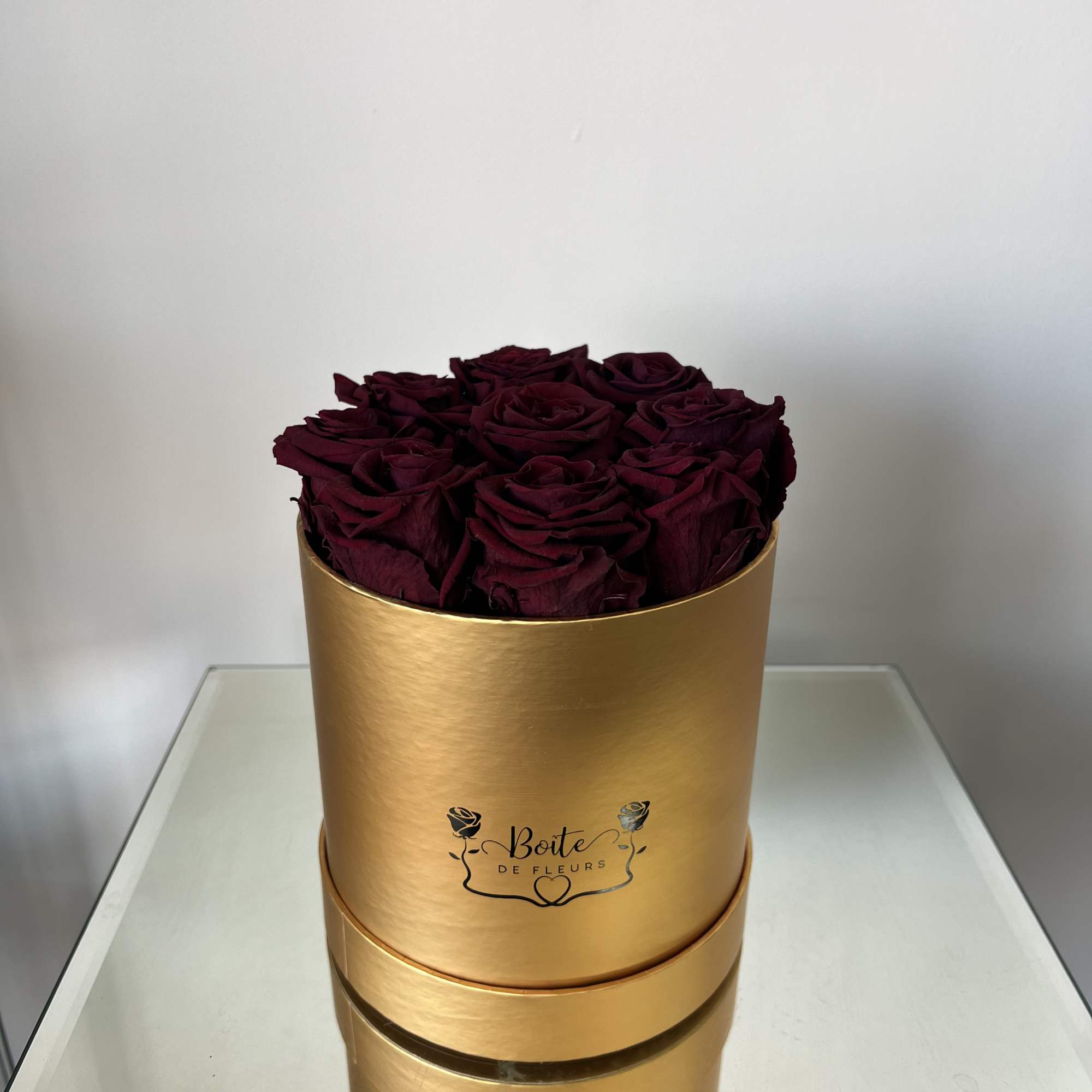 Make a bold and unforgettable statement with our Eternal Burgundy Luxury Bo&icirc;te