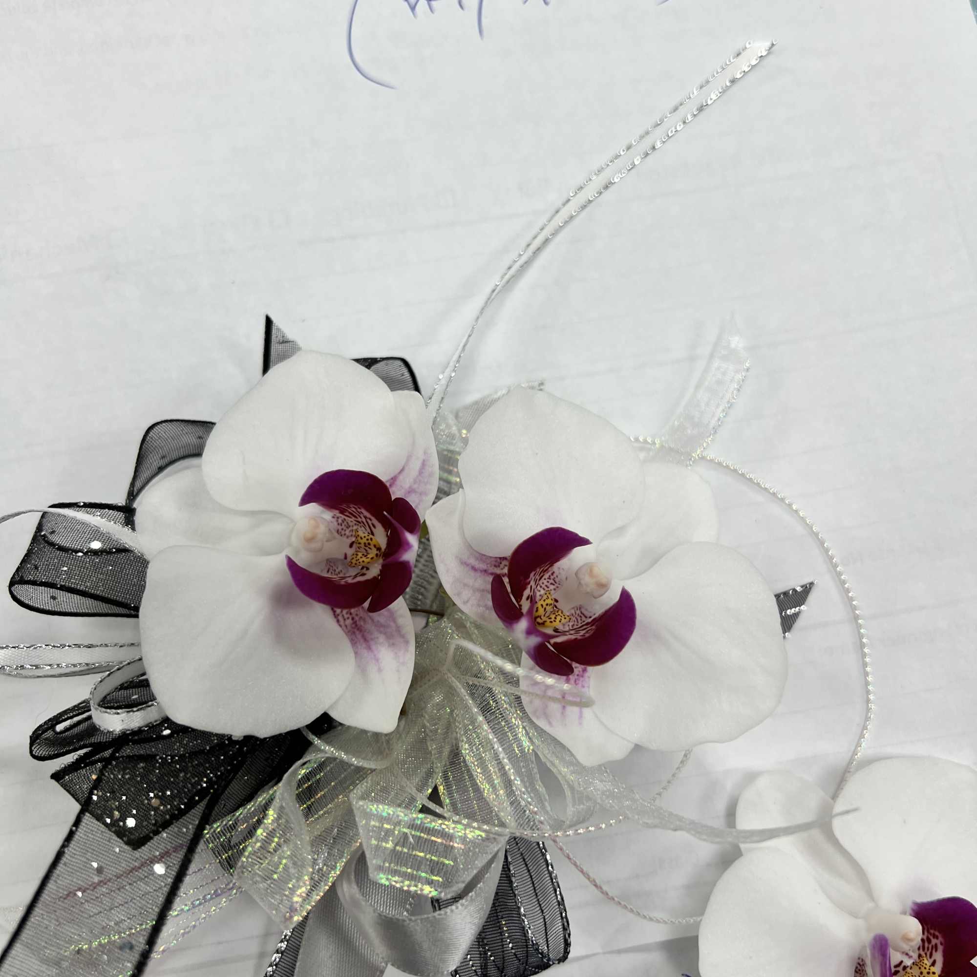 Glamorous prom corsages designed for evenings that call for drama and polish, photo 2 of 8