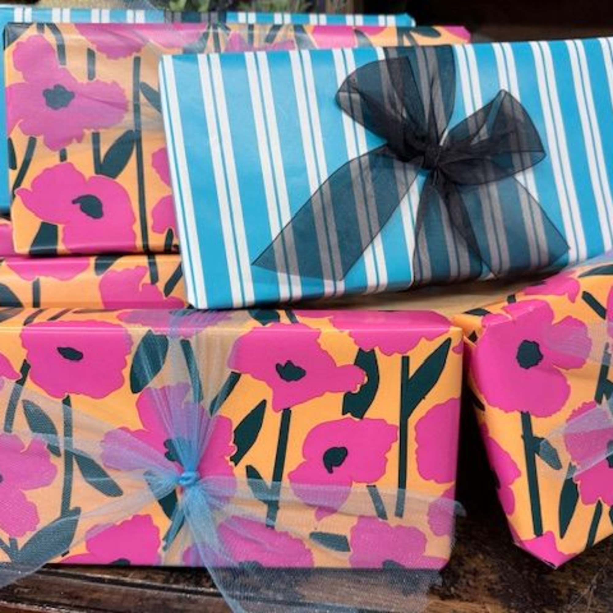 16 Piece Bite Size Gift Box 
An assortment of our best selling, photo 2 of 2