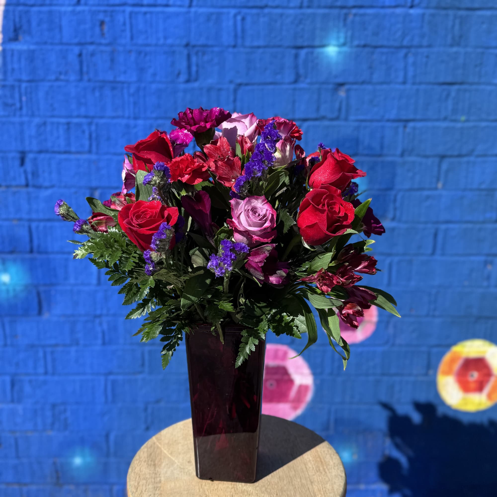 Bold, passionate, and full of heart&mdash;Texas Dreamin&rsquo; is a Valentine&rsquo;s arrangement made