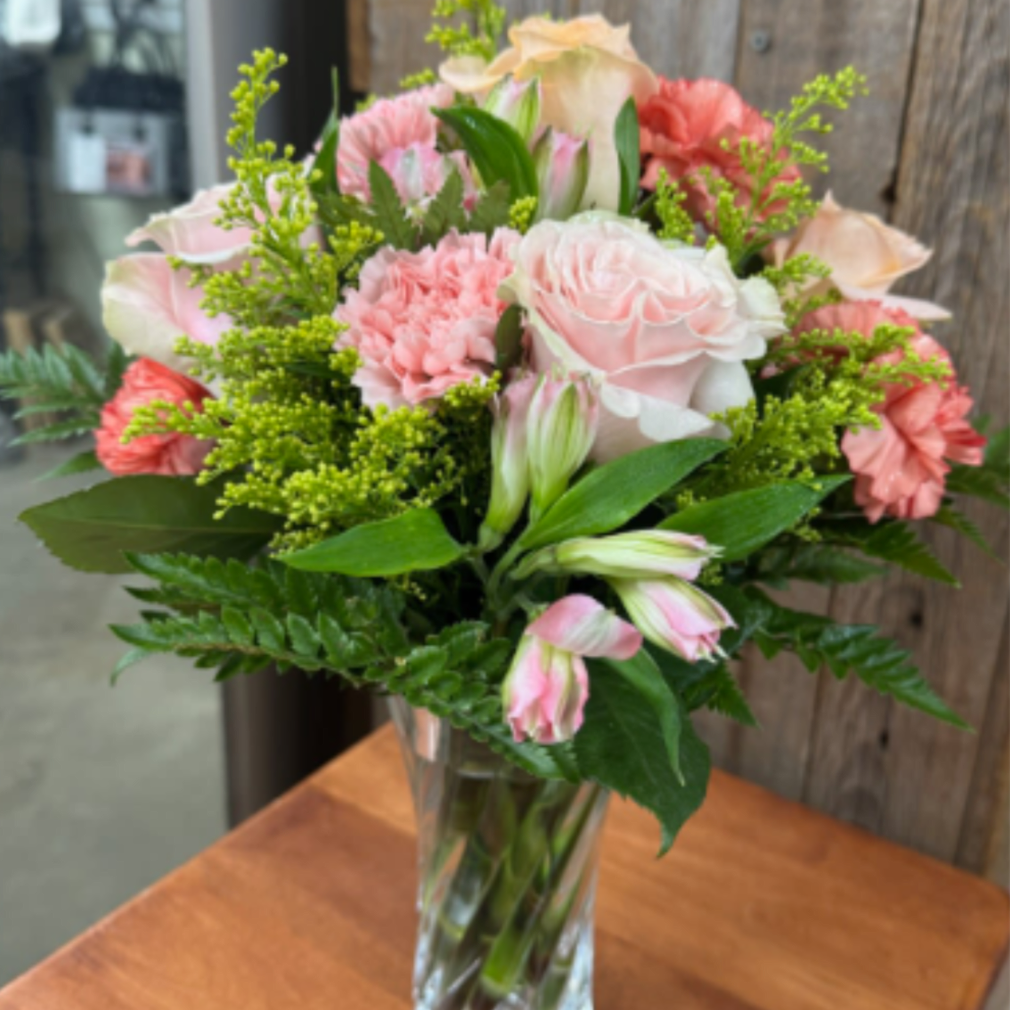 You'll stay in your beloved's thoughts with this wonderful arrangement of sweet