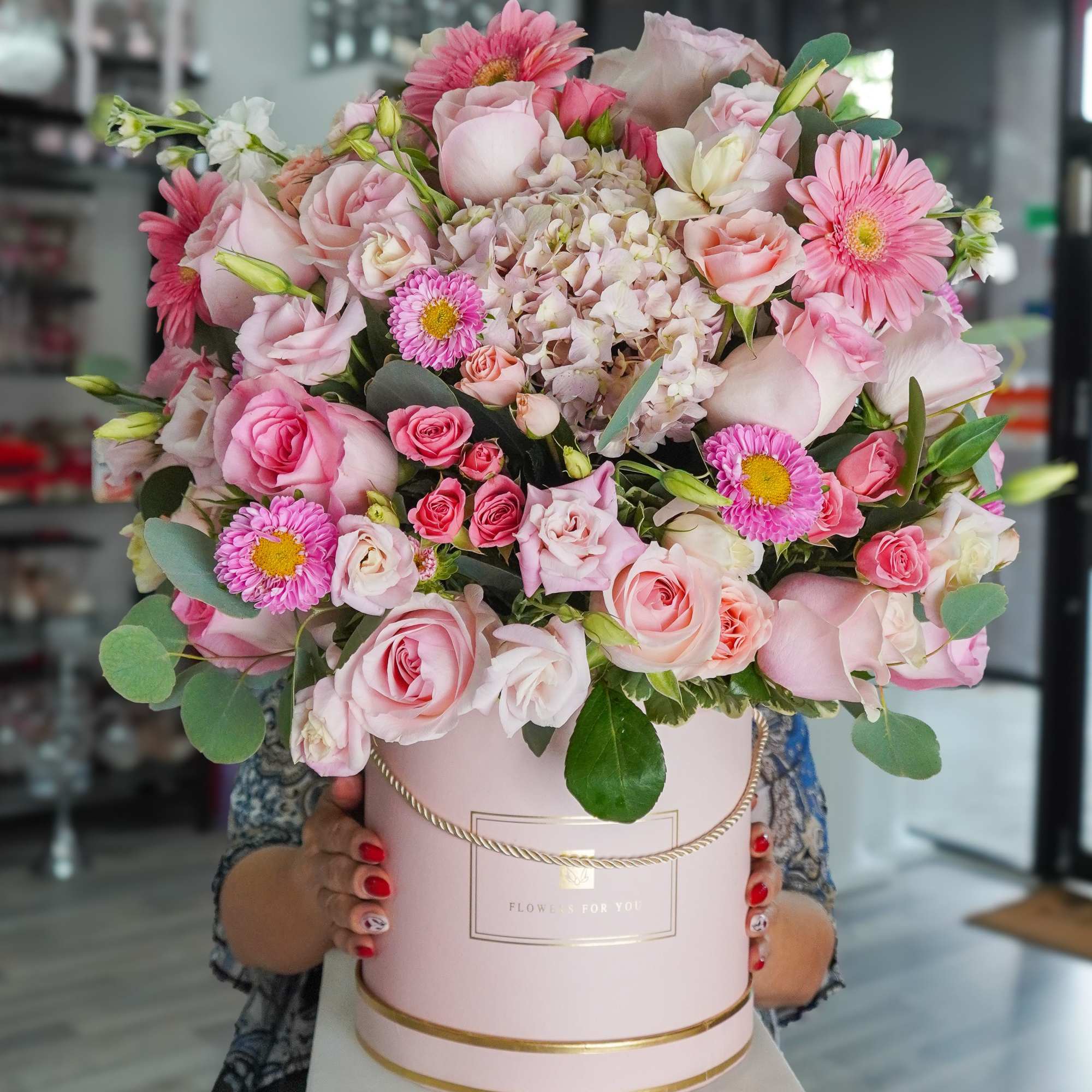 Make a lasting impression with our Blushing Elegance Bouquet. This luxurious design