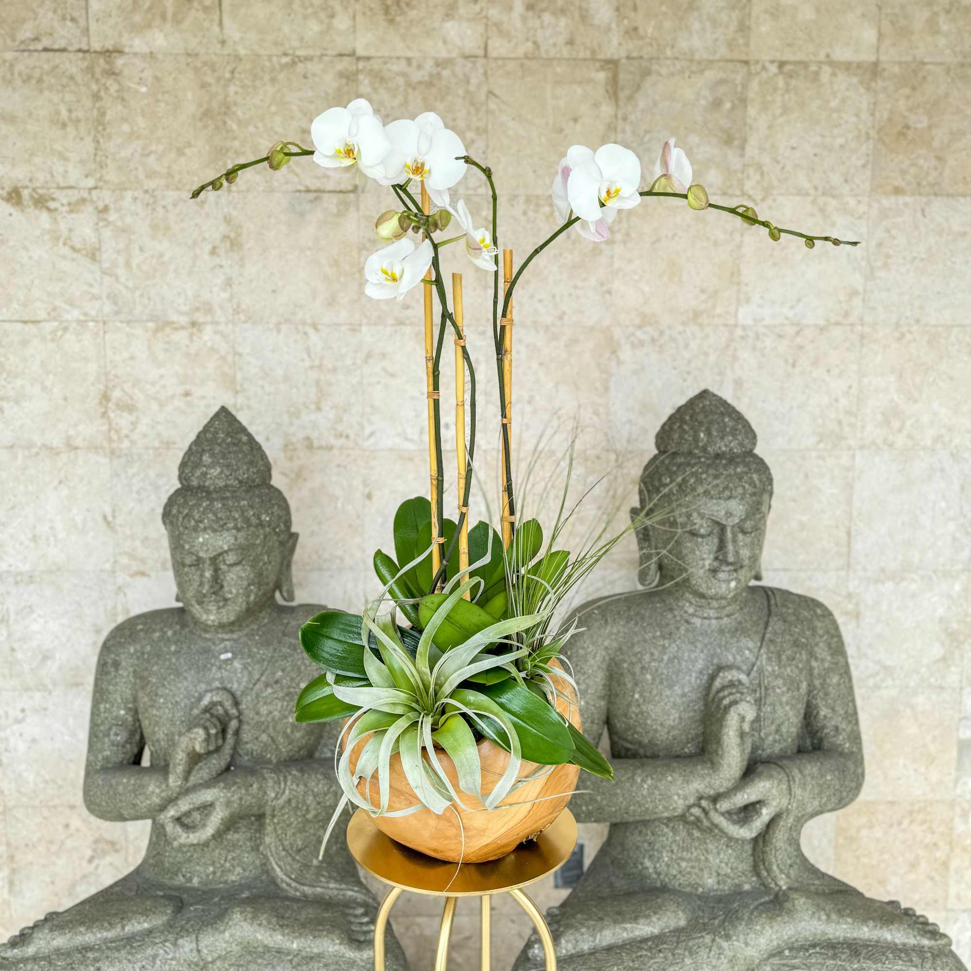 Keep it simple while standing out, with this stunning teak wood Balinese