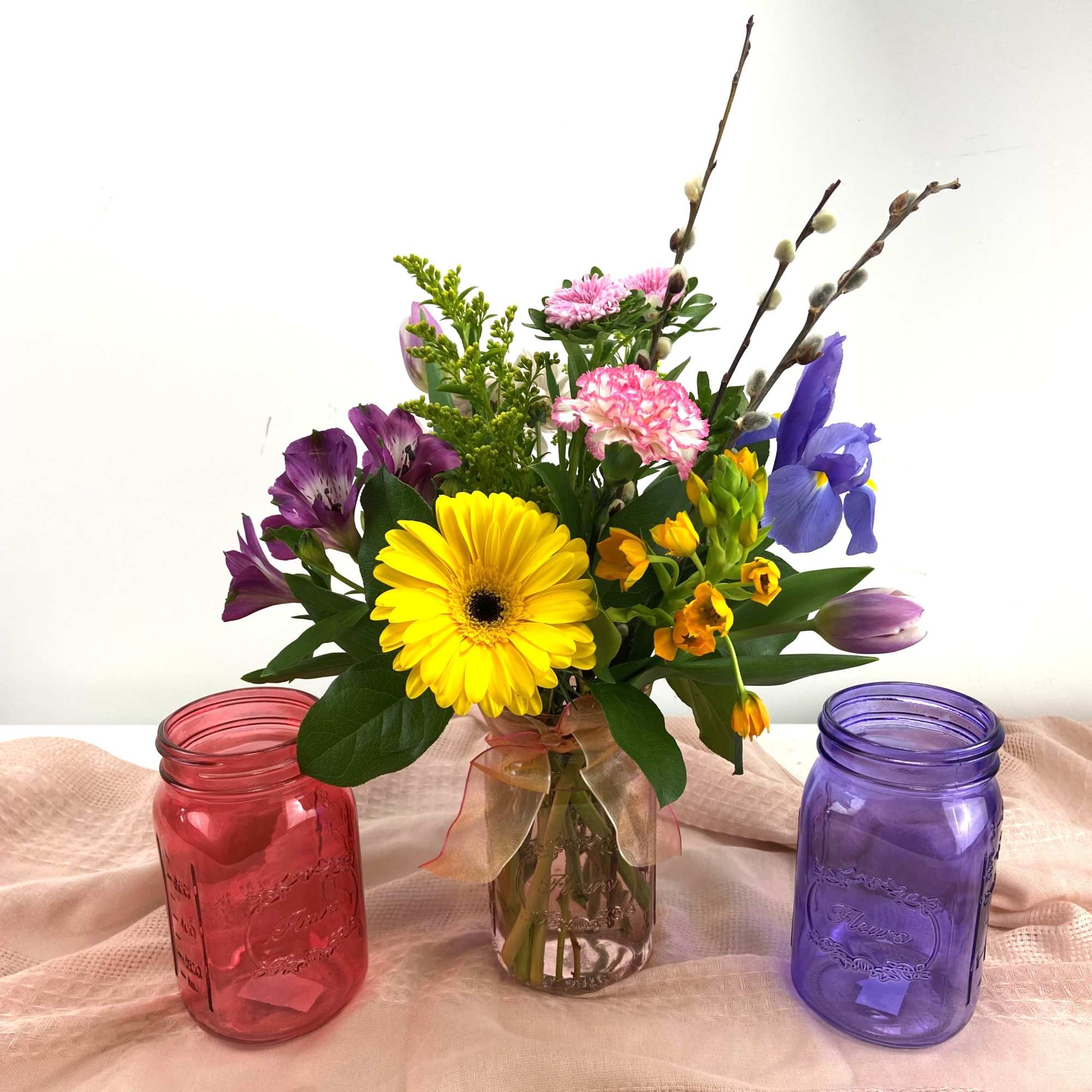 Perfect arrangement for Mother's Day or any other occasion to send a, photo 2 of 2
