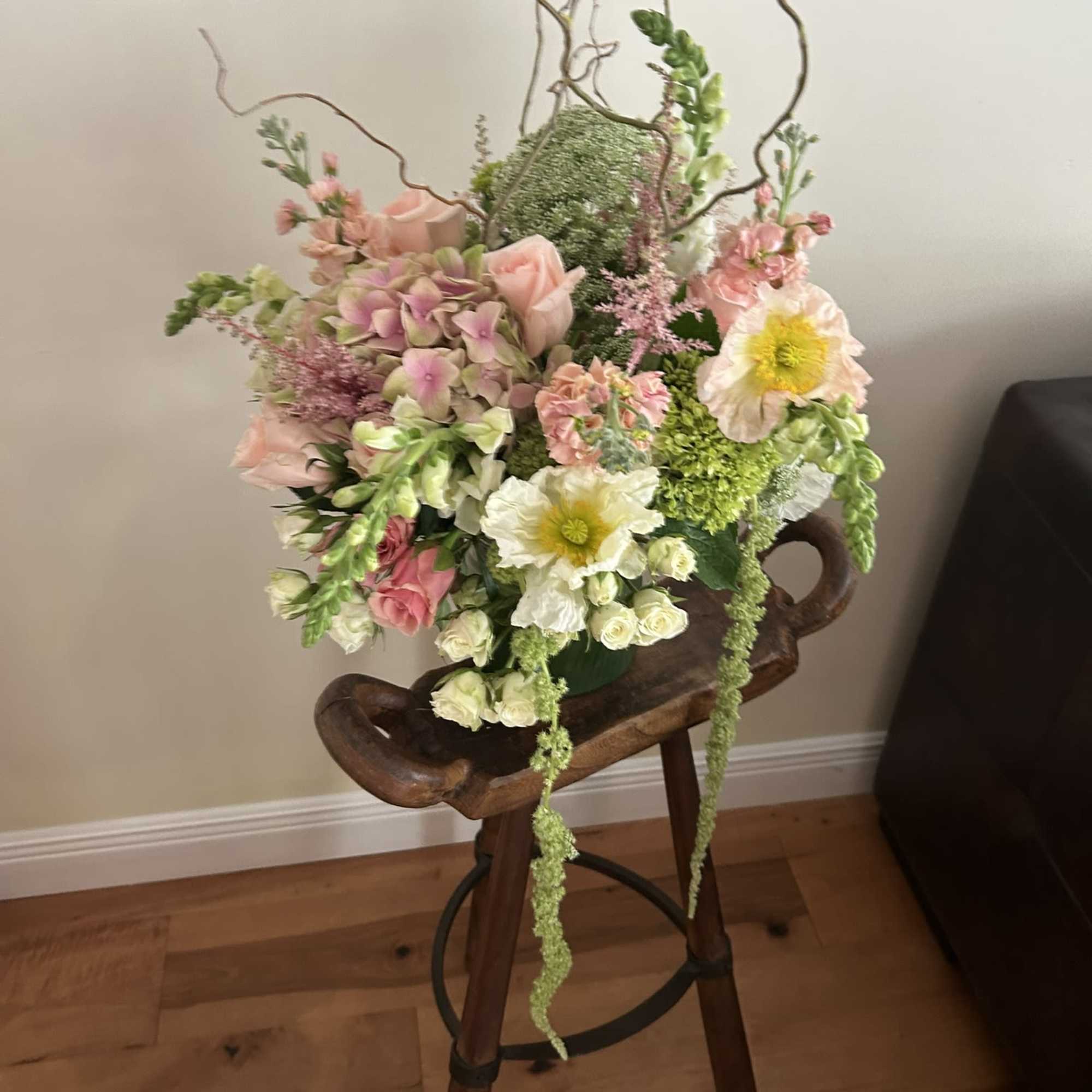 2 doz roses, many accent pieces, price can be reduce without poppies