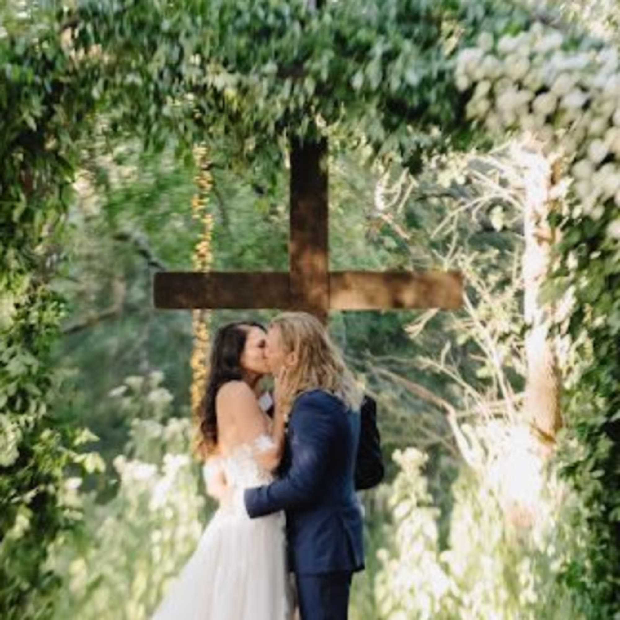The Luxury Arch Collection
The Couture Arch 
A stunning, high-impact floral installation that