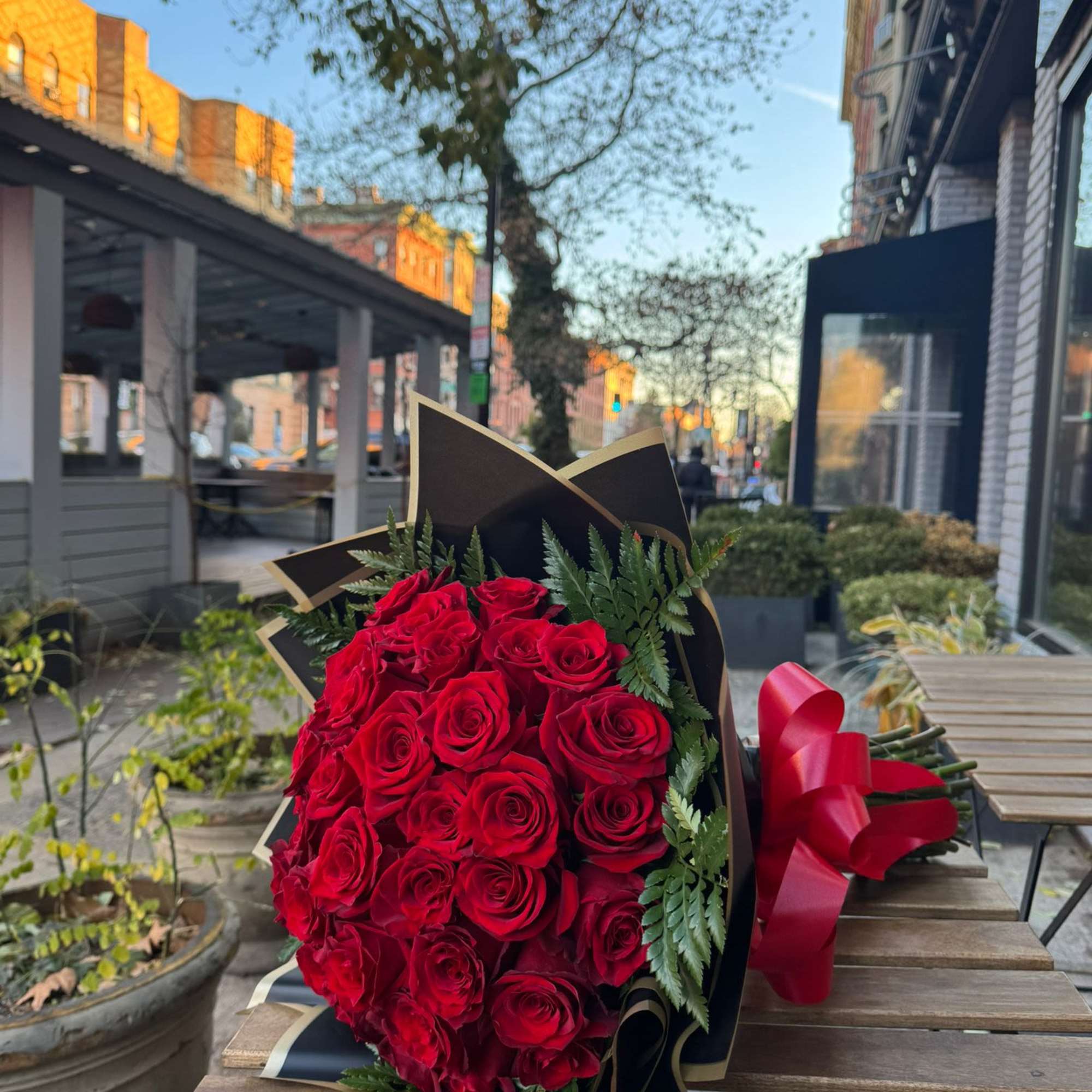 Classic bouquet of 50 Red Roses: Passion and elegance 
The perfect symbol, photo 2 of 2