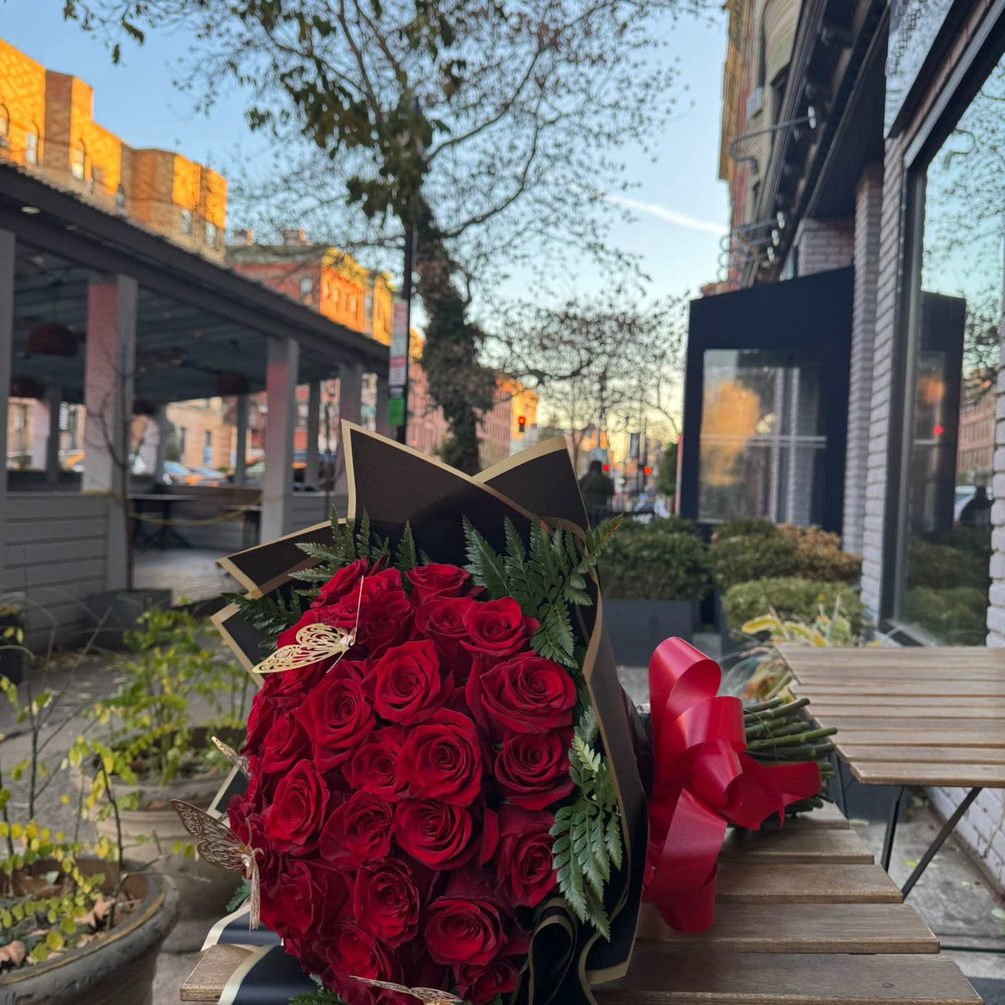 Classic bouquet of 50 Red Roses: Passion and elegance 
The perfect symbol, photo 2 of 2