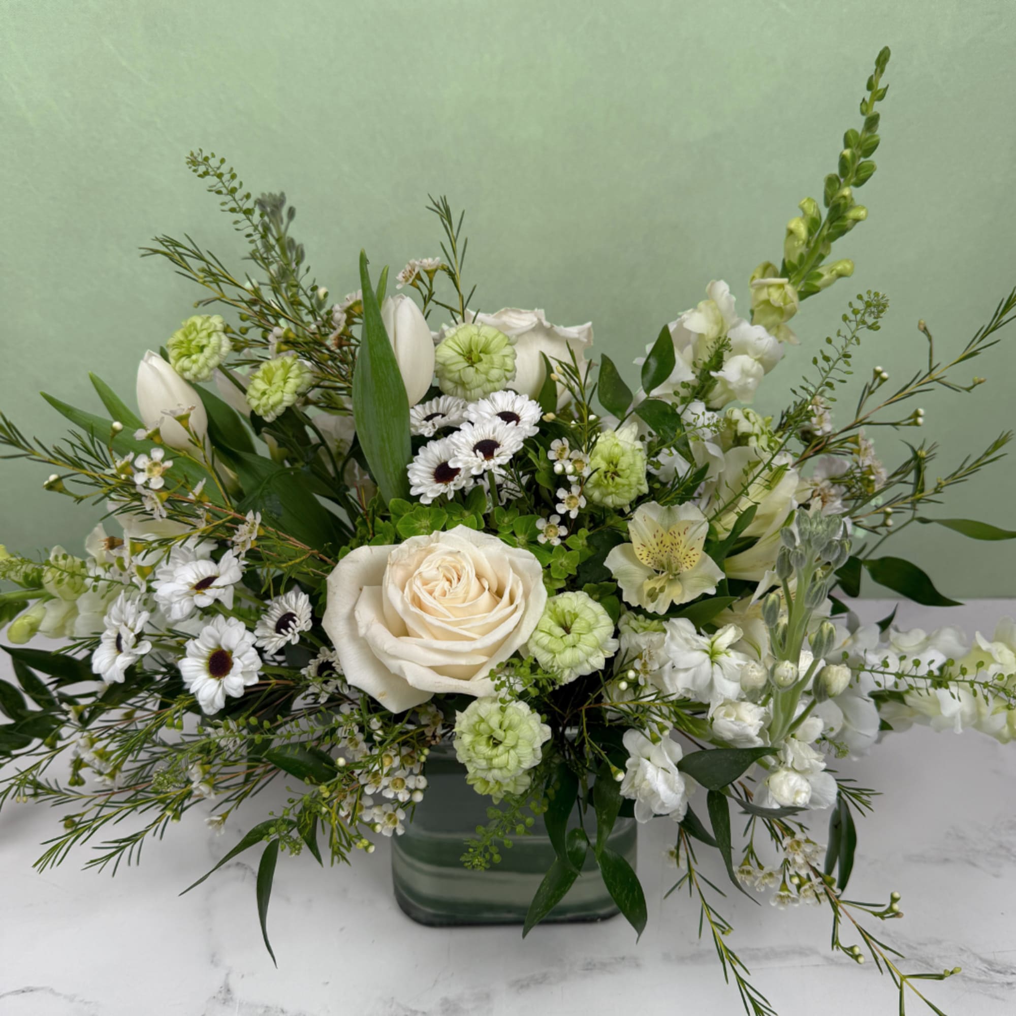 Our Timeless &amp; Elegant Cube features a clean blend of soft ivory