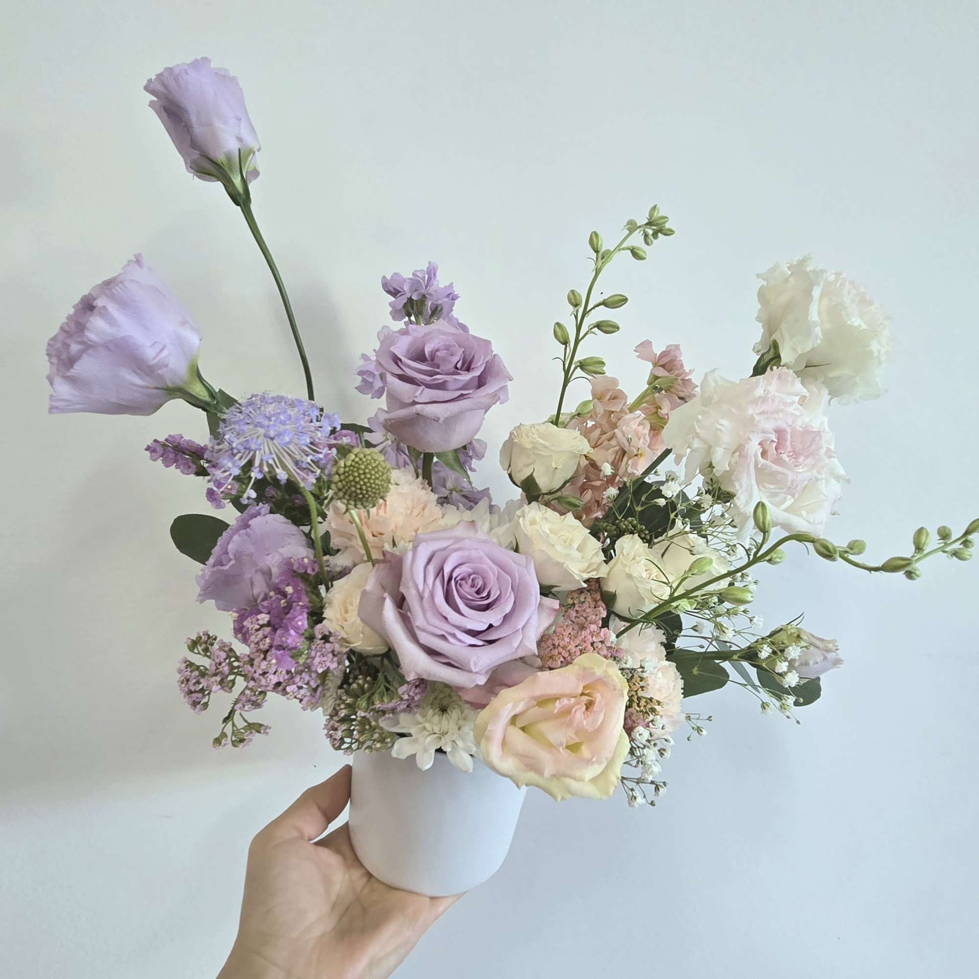  Vase Arrangement

Store Hours
Mon&ndash;Fri: 9:30 a.m. &ndash; 6:00 p.m.
Sat: 9:00 a.m. &ndash;