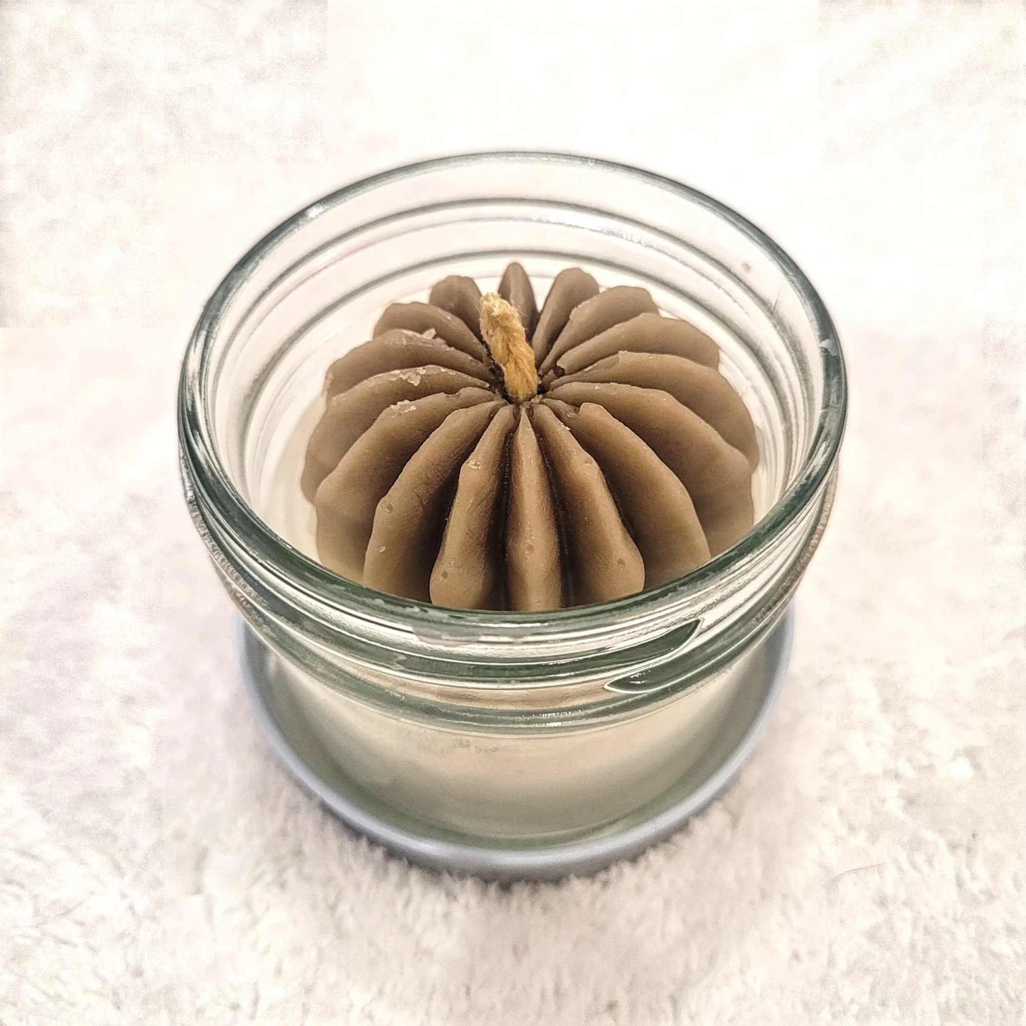 Candle made with all natural beeswax and organic coconut oil. All candles, photo 4 of 4