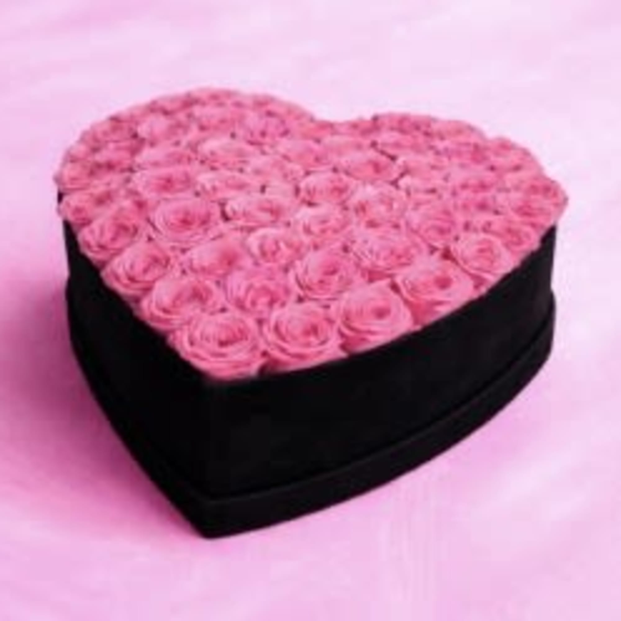 Heart-shaped box with the freshest roses, adorn it, indicate in special instructions, photo 3 of 3