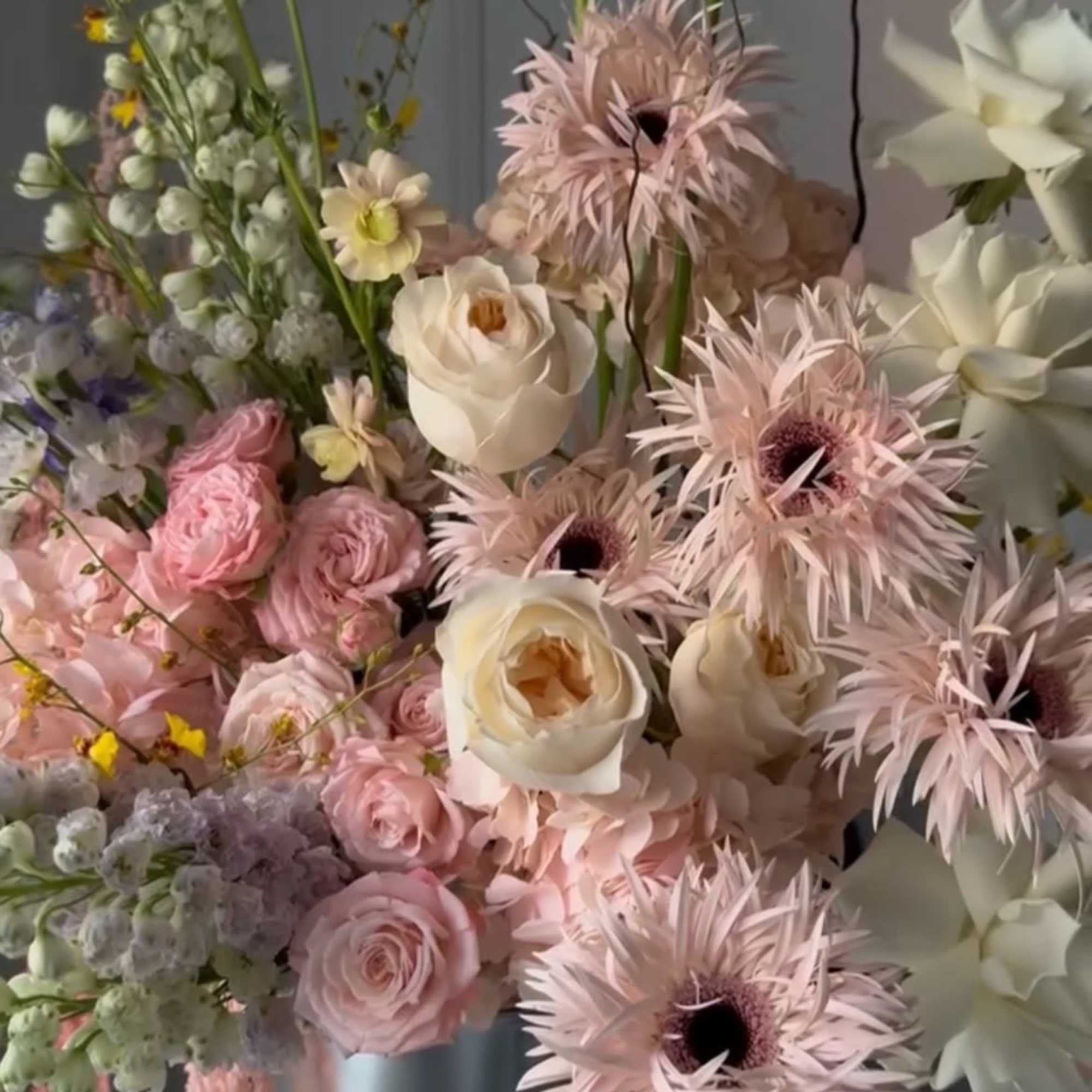 Pastel bouquet with pink and white flowers in a loose arrangement