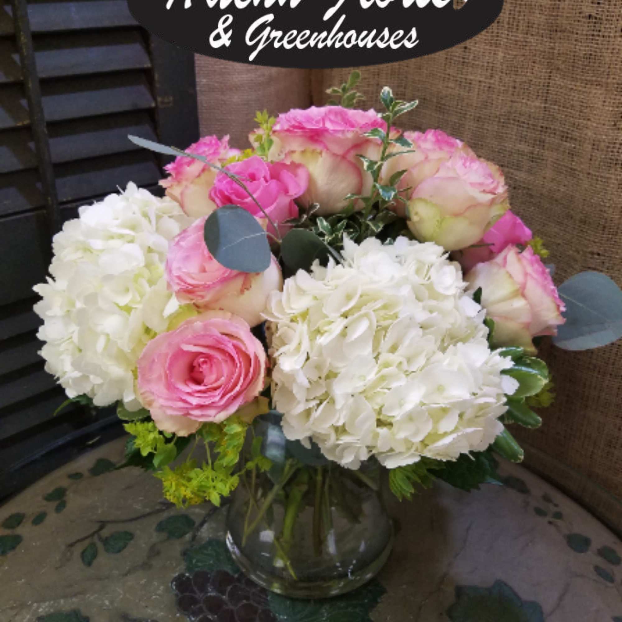Classy Bouquet &ndash; Fresh Roses &amp; Hydrangeas in a Vase

Elevate any occasion, photo 2 of 3